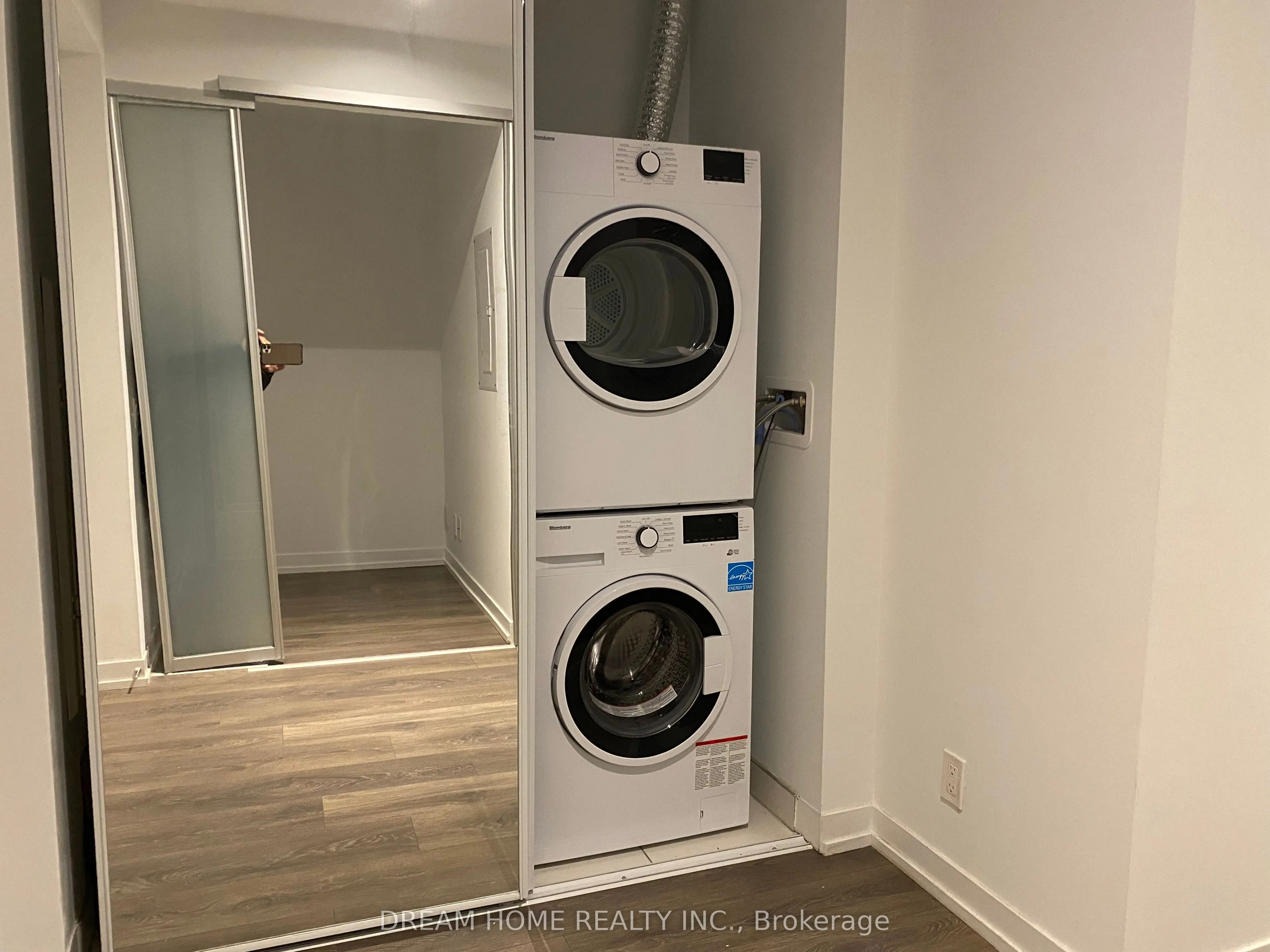 950 Portage Parkway, #2108