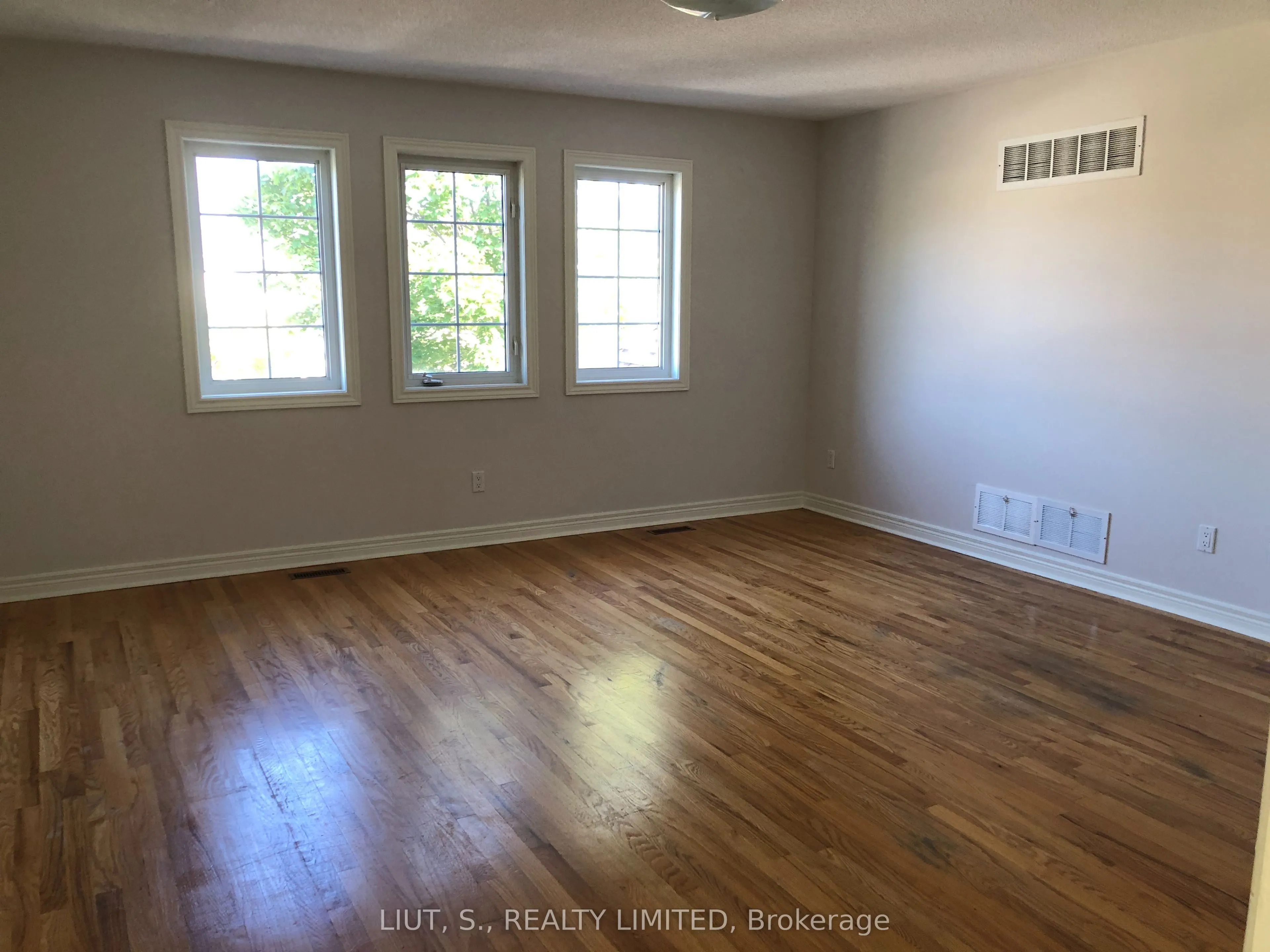 35 Monte Cristi Street