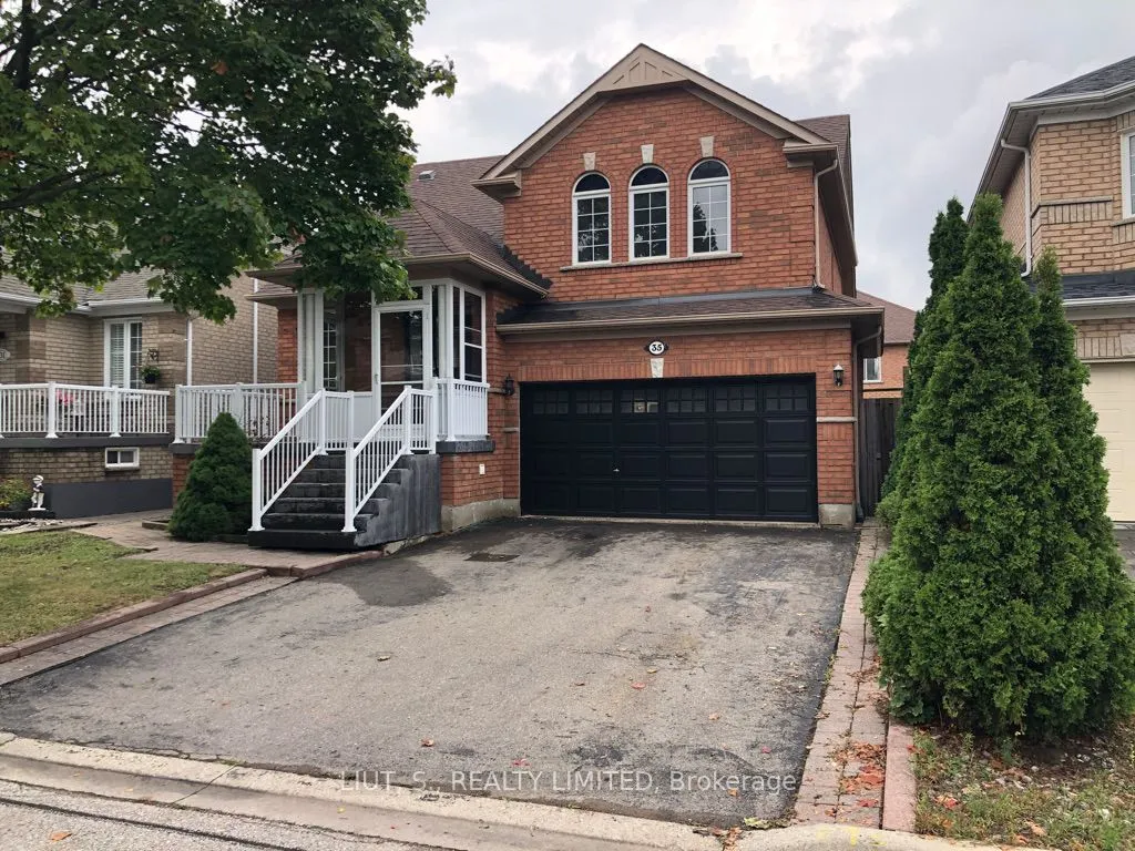 35 Monte Cristi Street