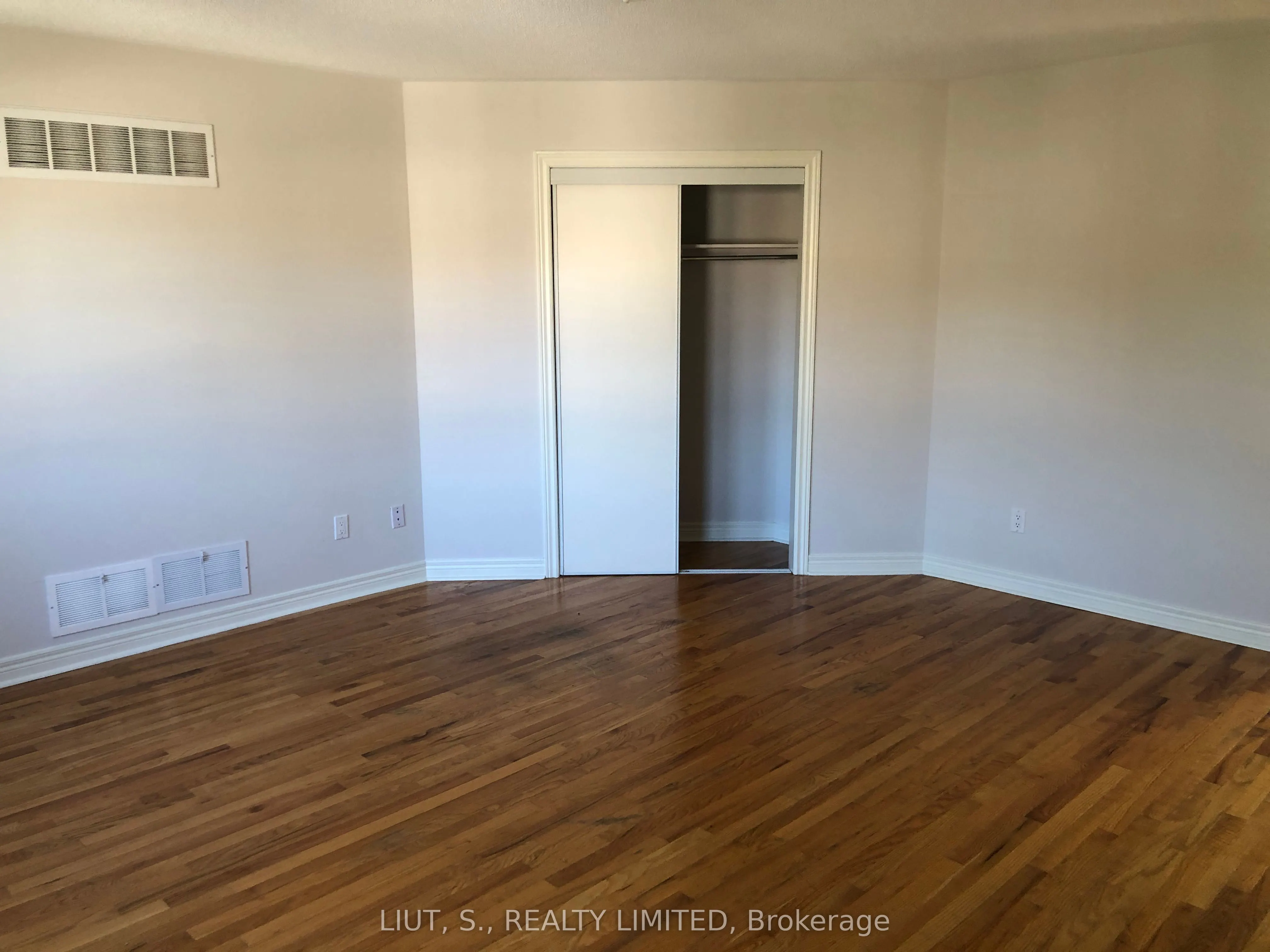 35 Monte Cristi Street
