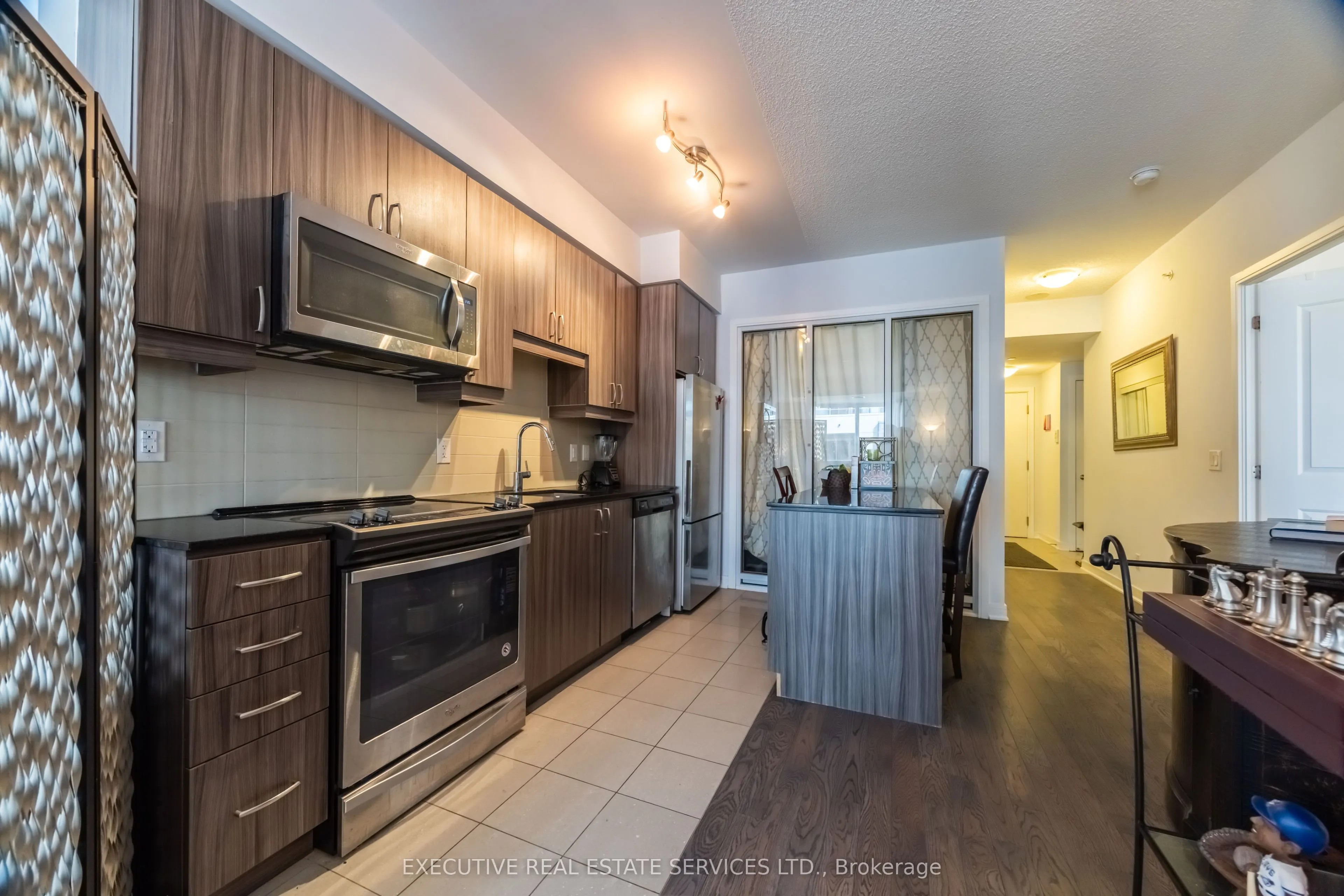 9191 Yonge Street SW, ##608