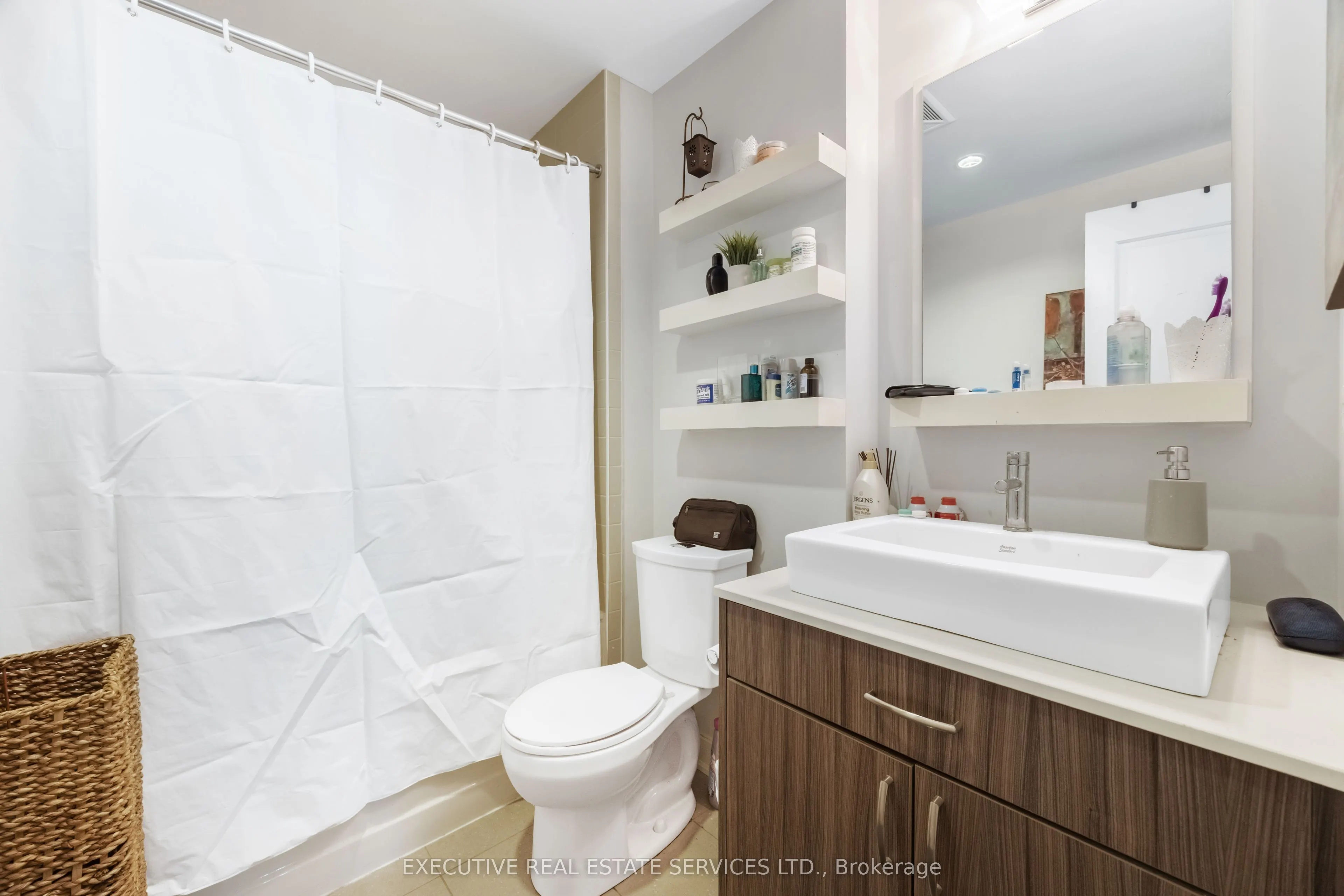 9191 Yonge Street SW, ##608