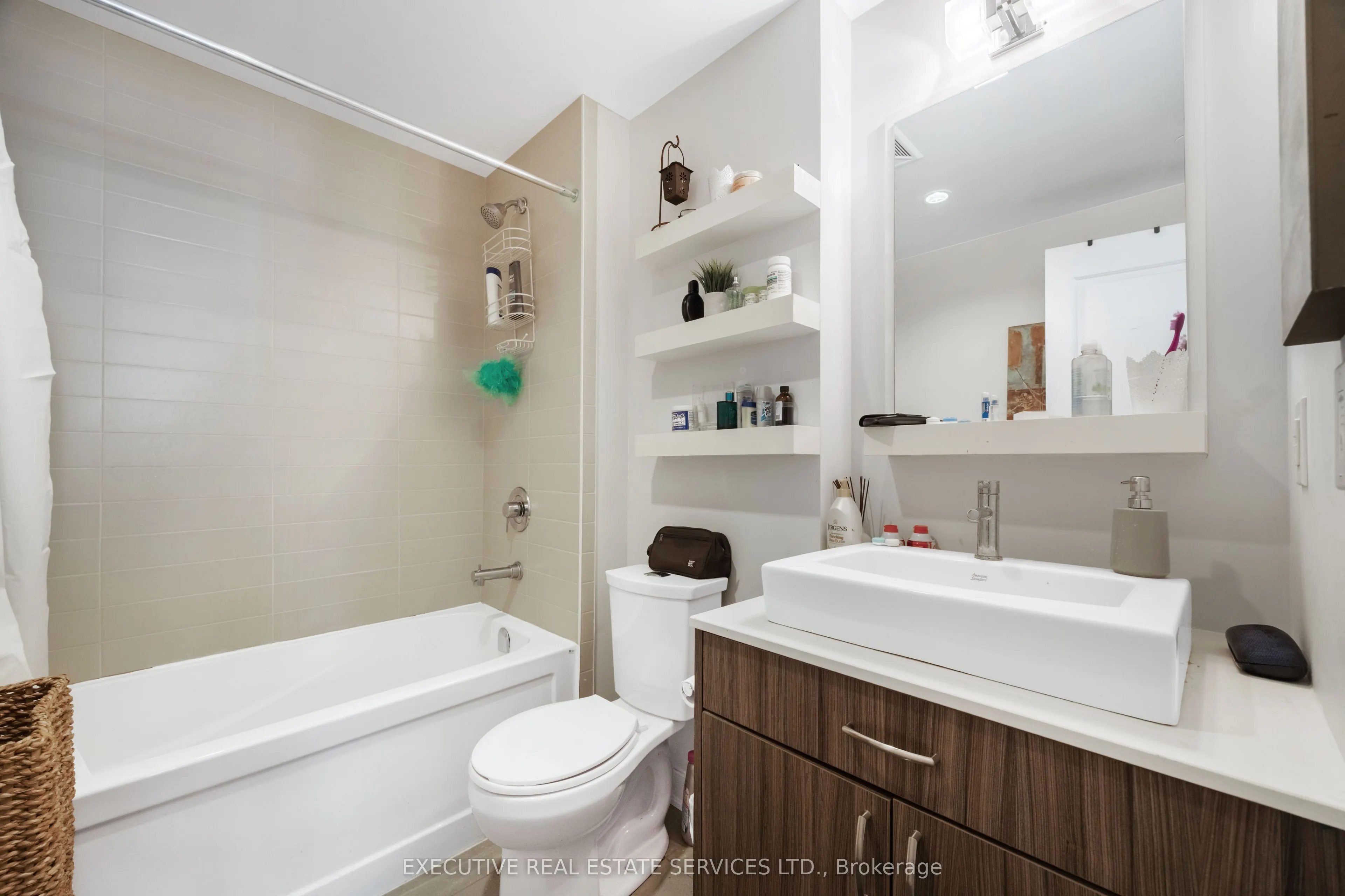 9191 Yonge Street SW, ##608