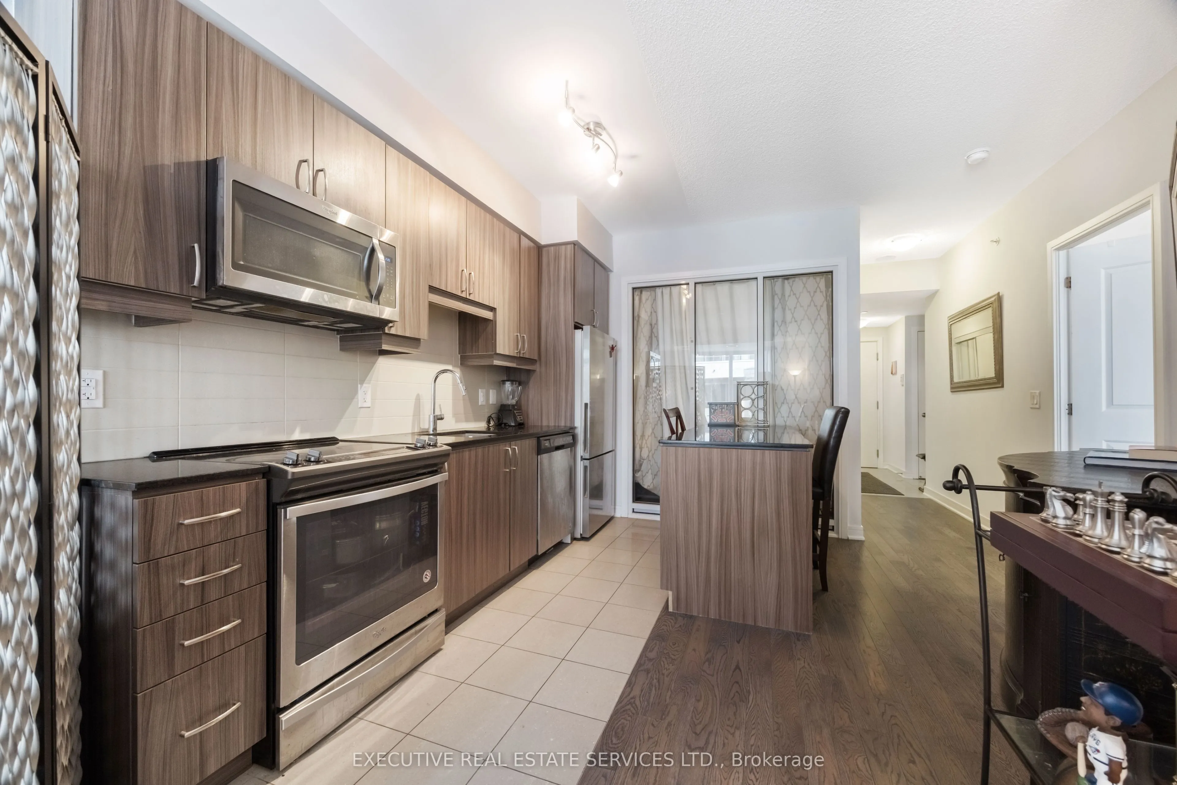 9191 Yonge Street SW, ##608