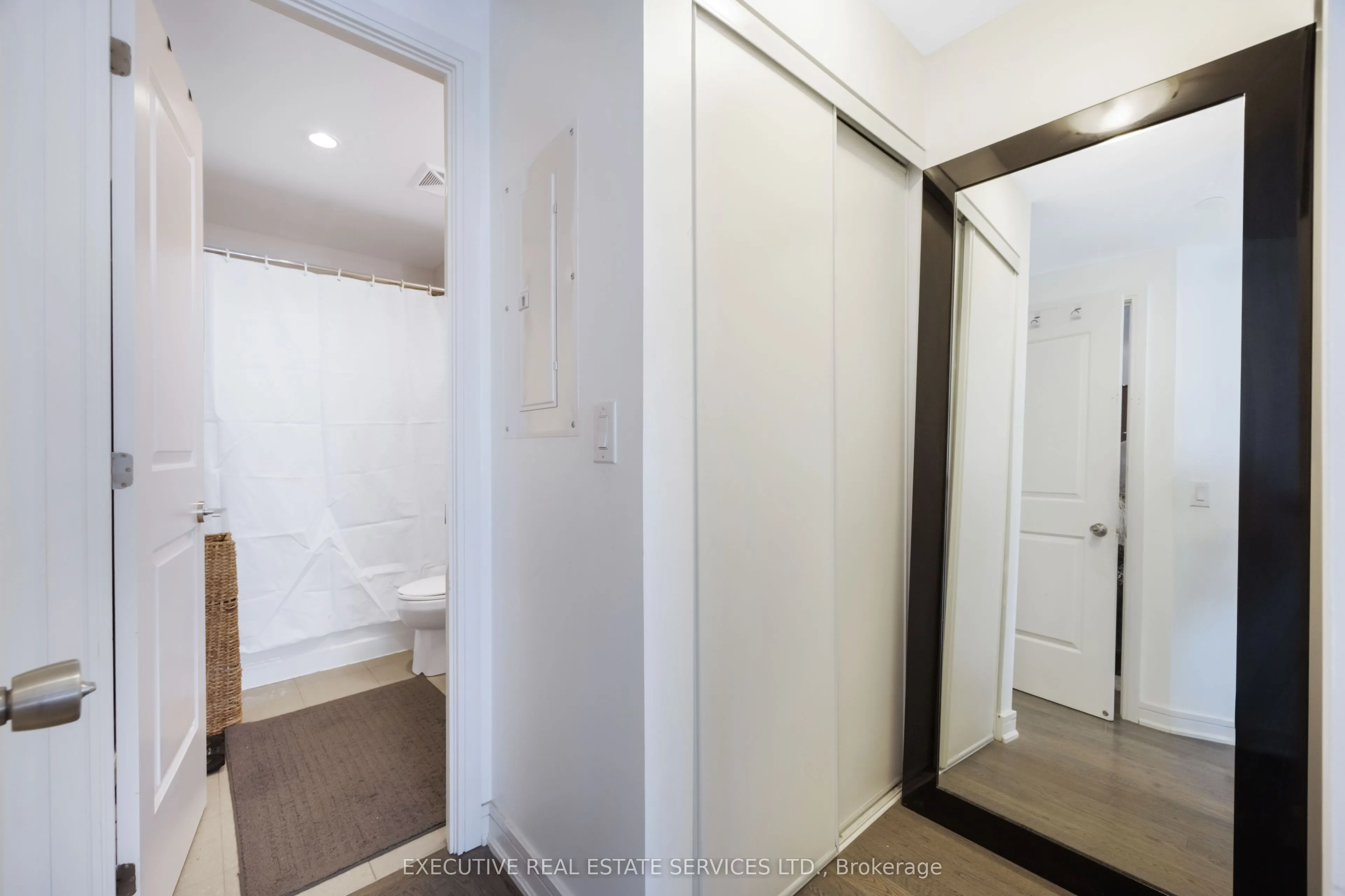 9191 Yonge Street SW, ##608