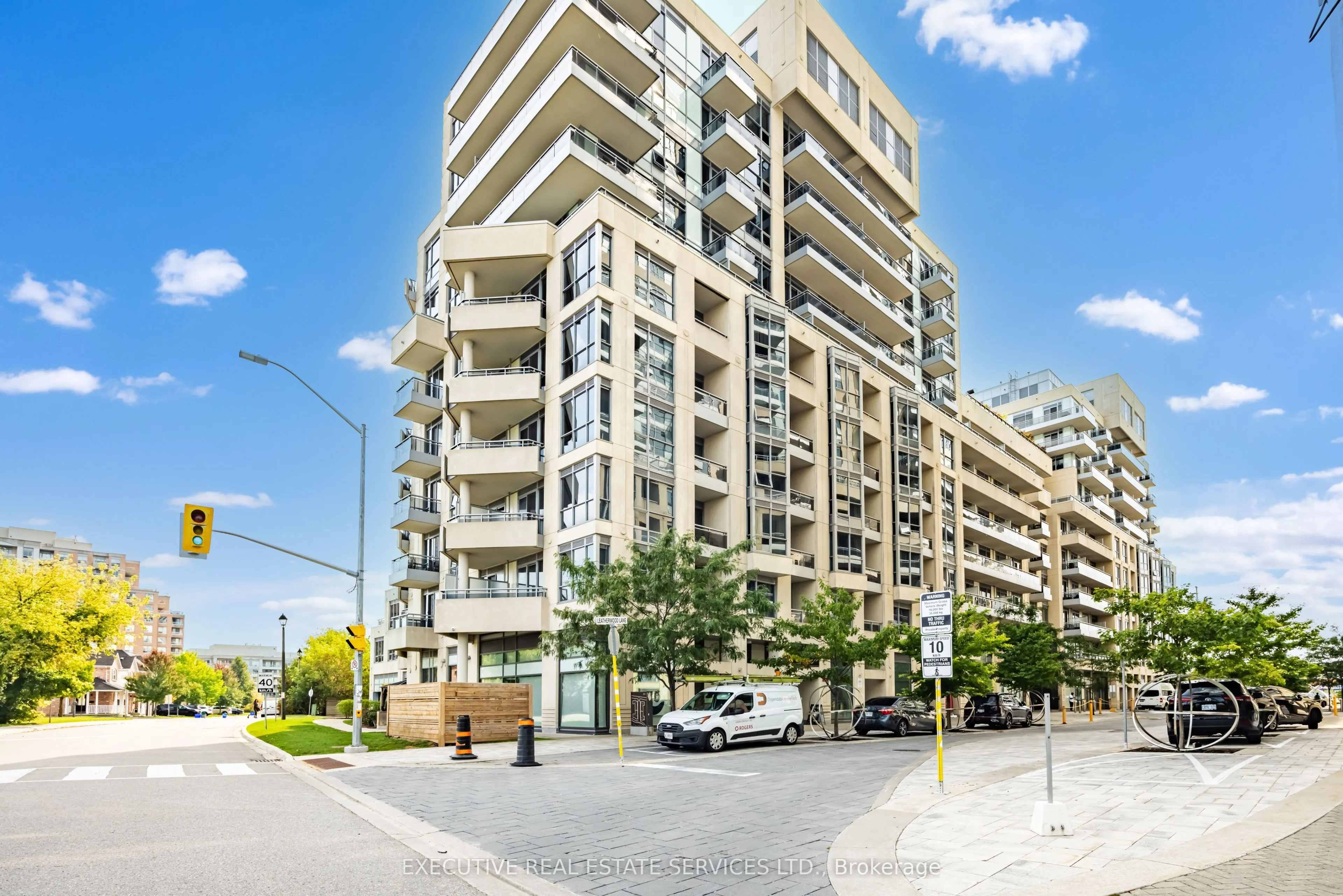 9191 Yonge Street SW, ##608