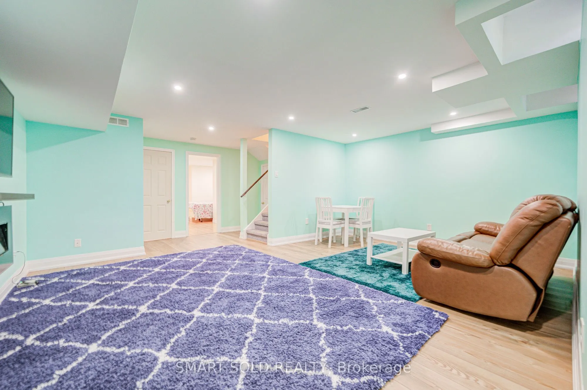 4 Thornhill Woods Drive