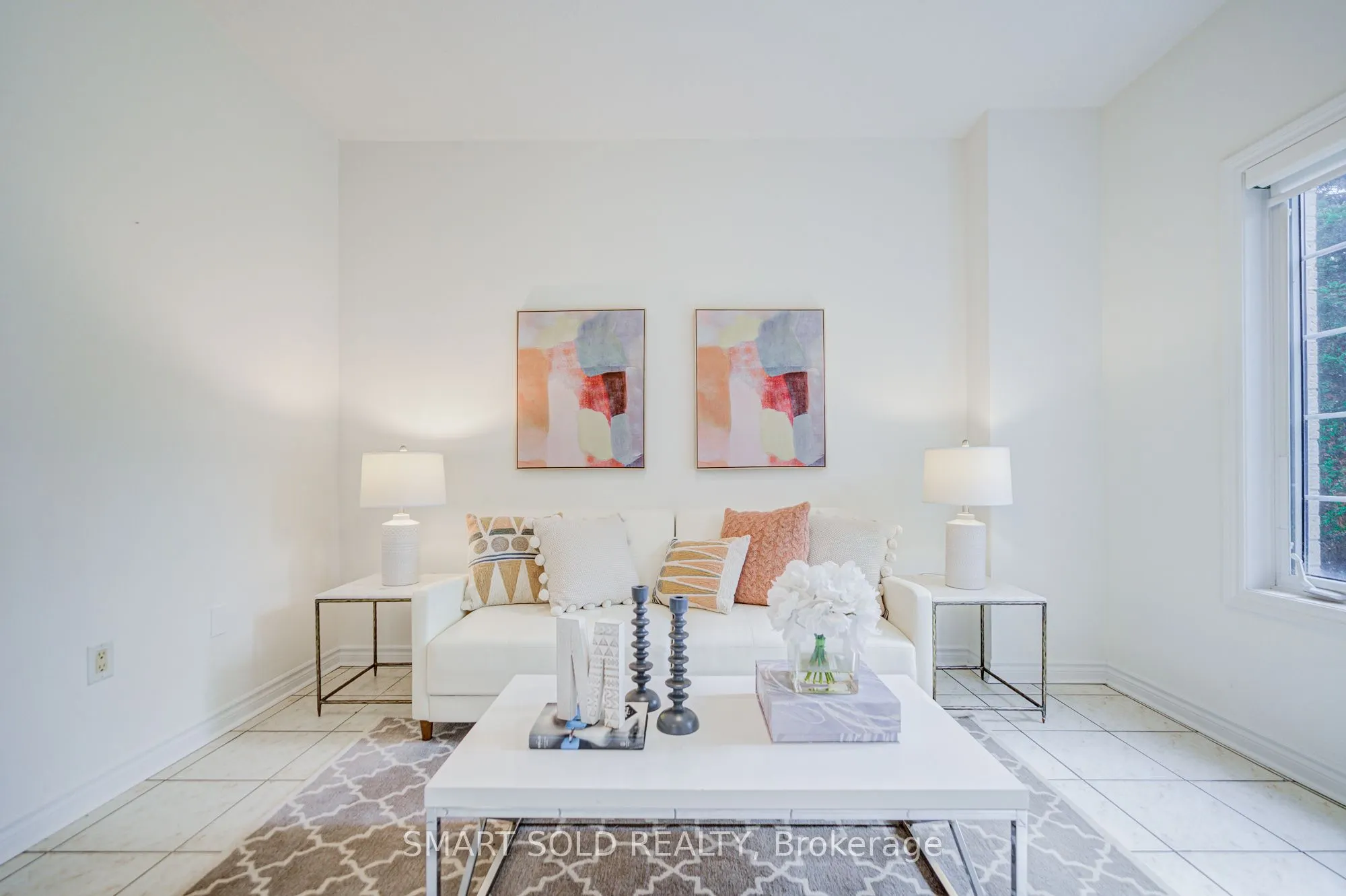 4 Thornhill Woods Drive