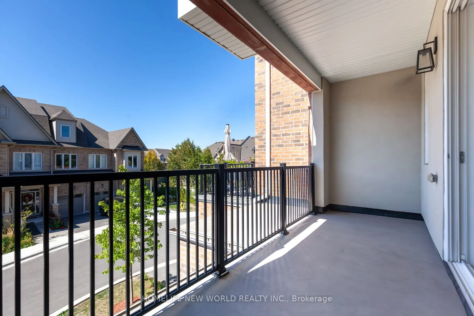 9102 woodbine Avenue