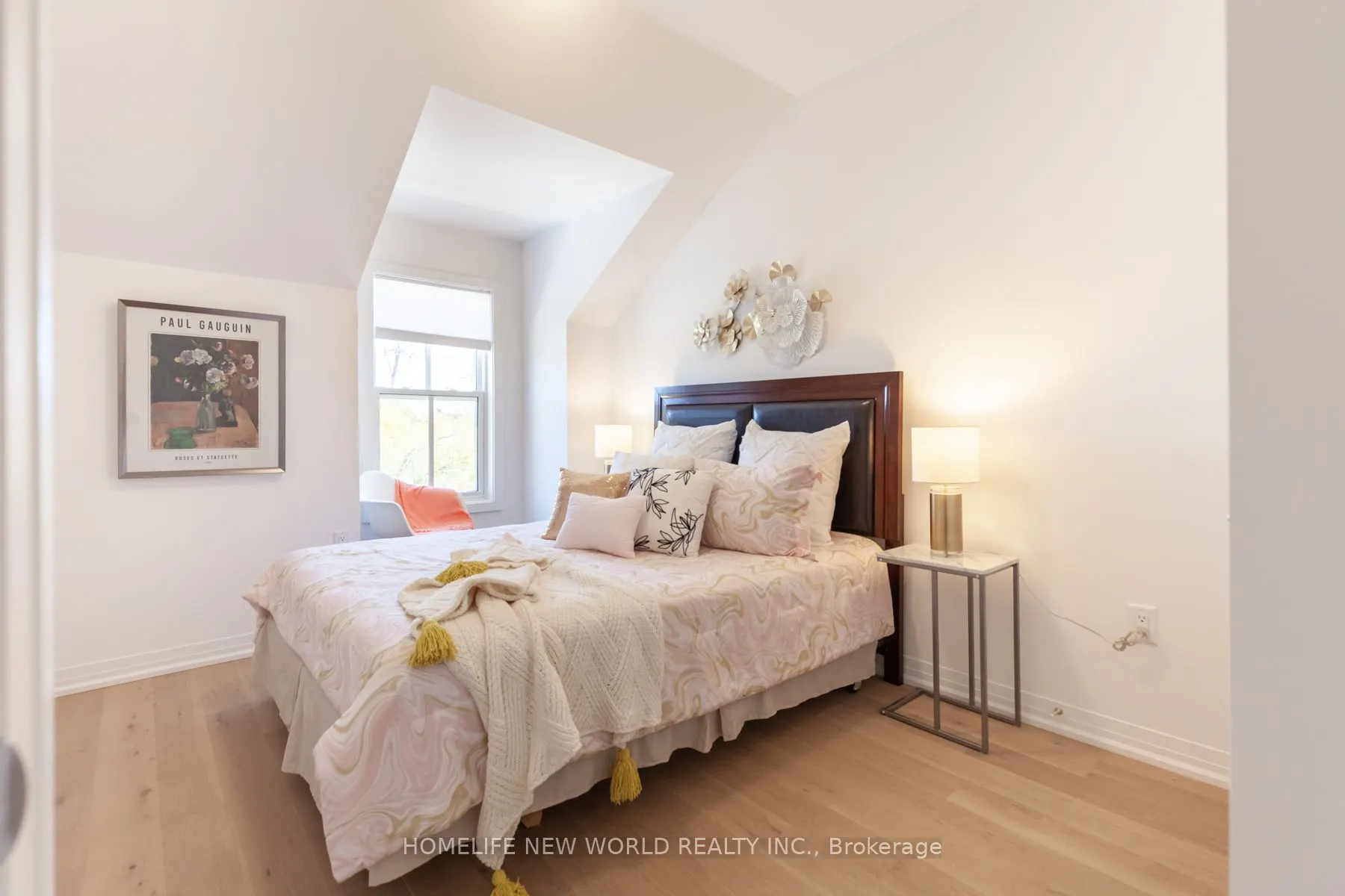 9102 woodbine Avenue