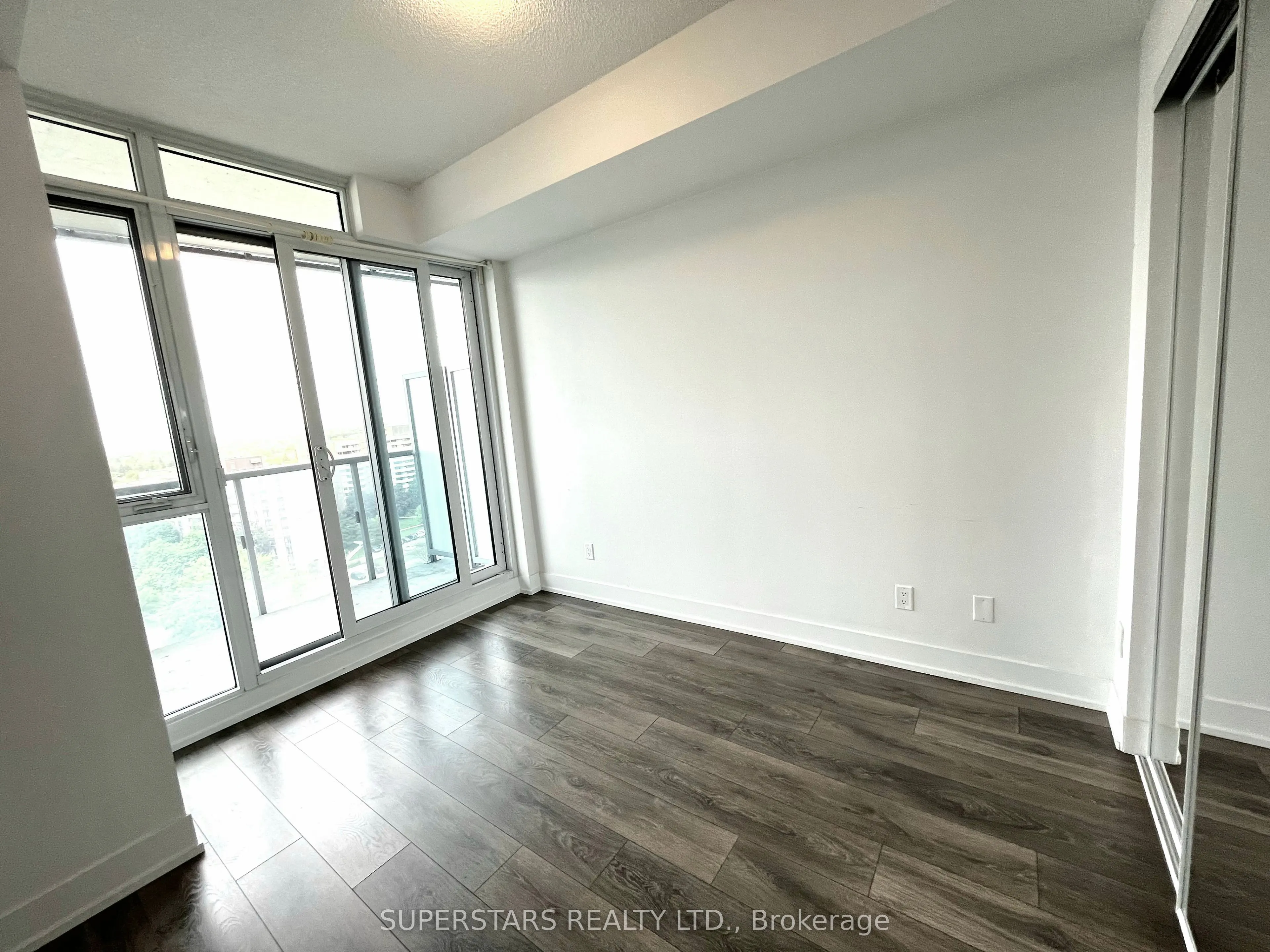 9471 Yonge Street, #1608