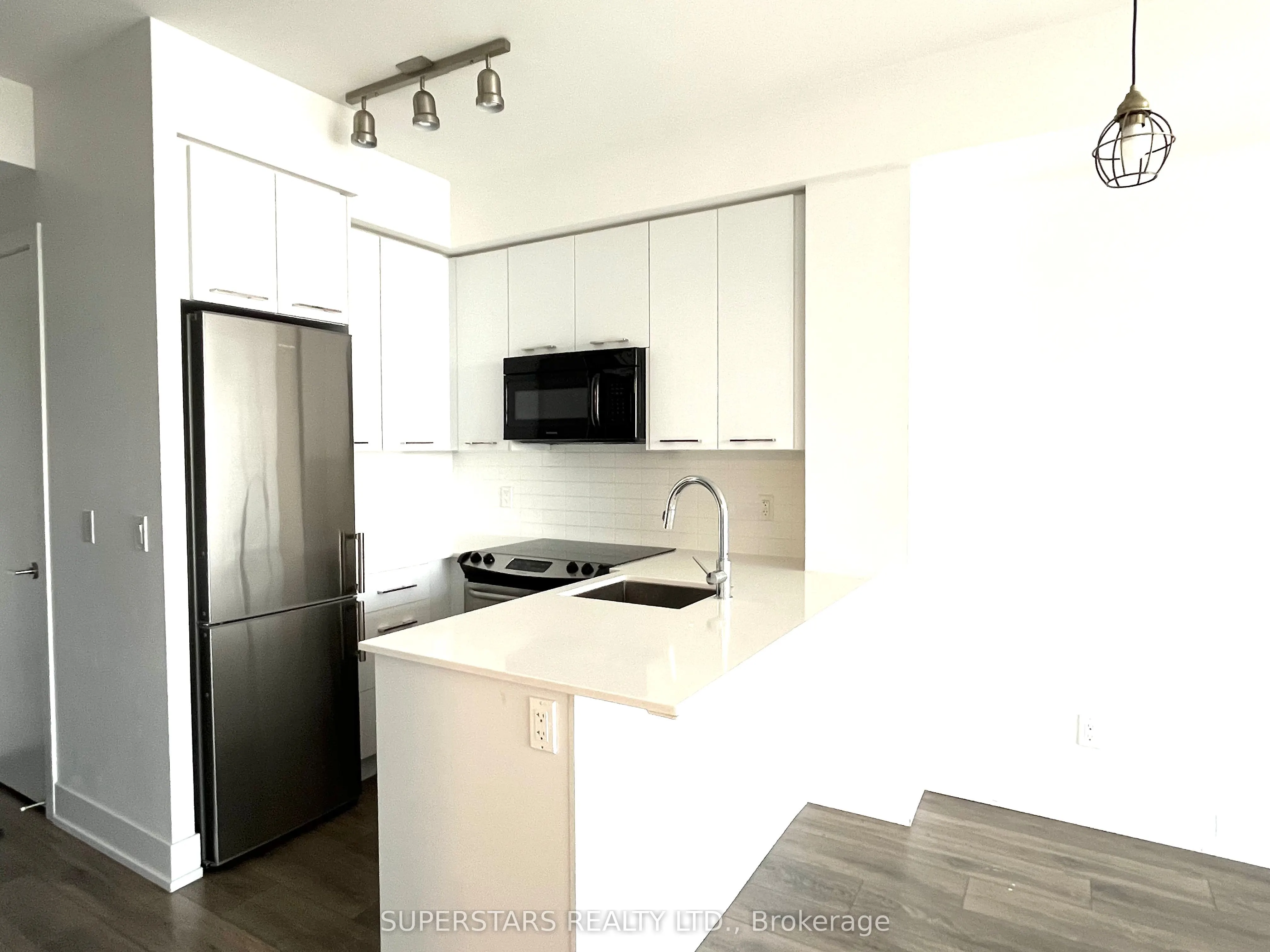 9471 Yonge Street, #1608