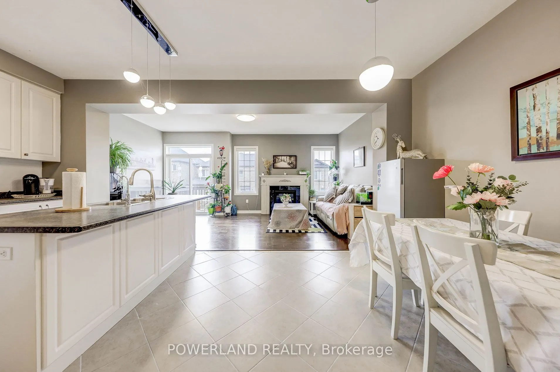 23 Cherna Avenue S
