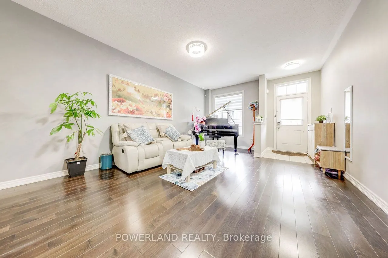 23 Cherna Avenue S