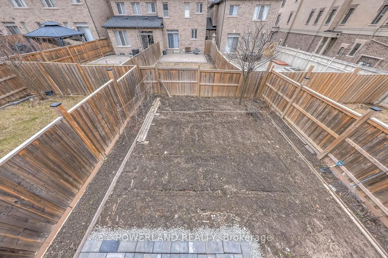 23 Cherna Avenue S