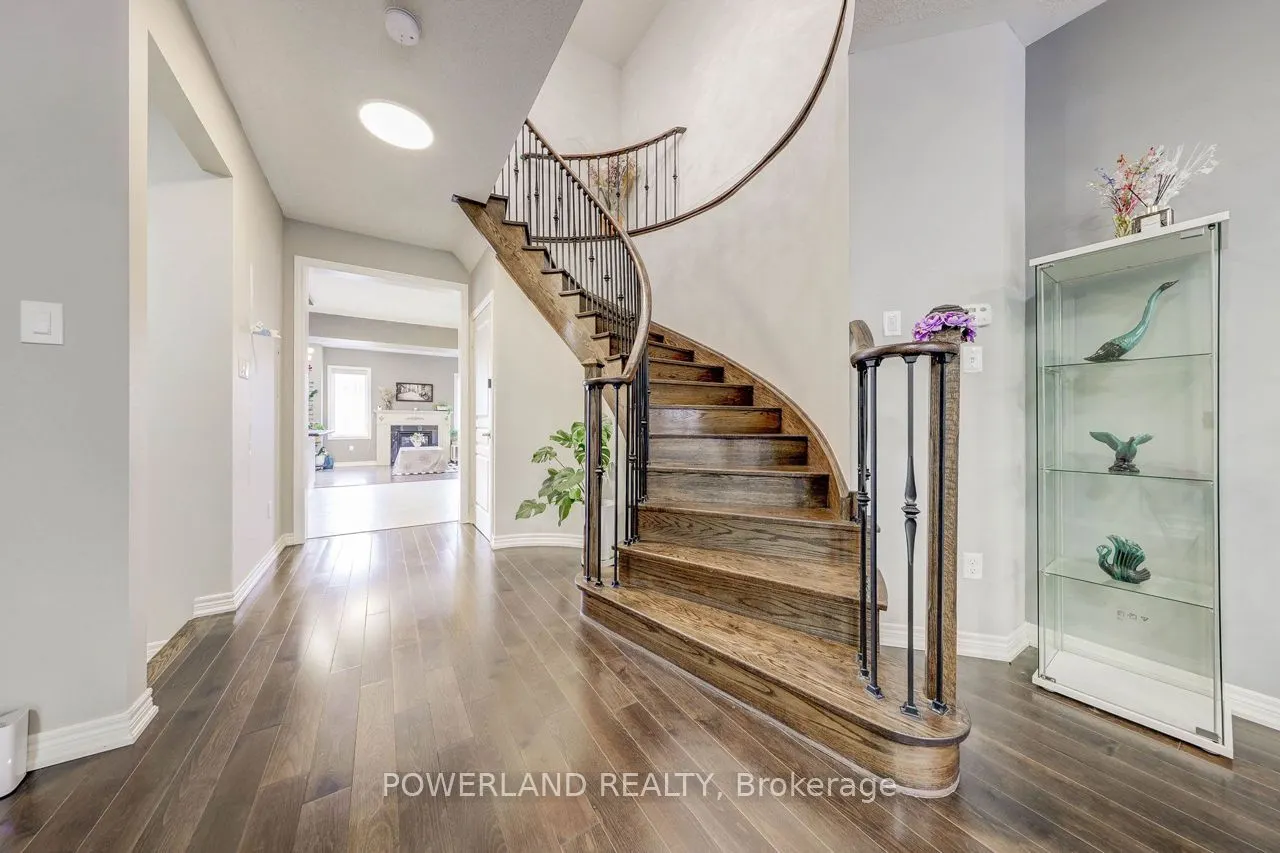 23 Cherna Avenue S