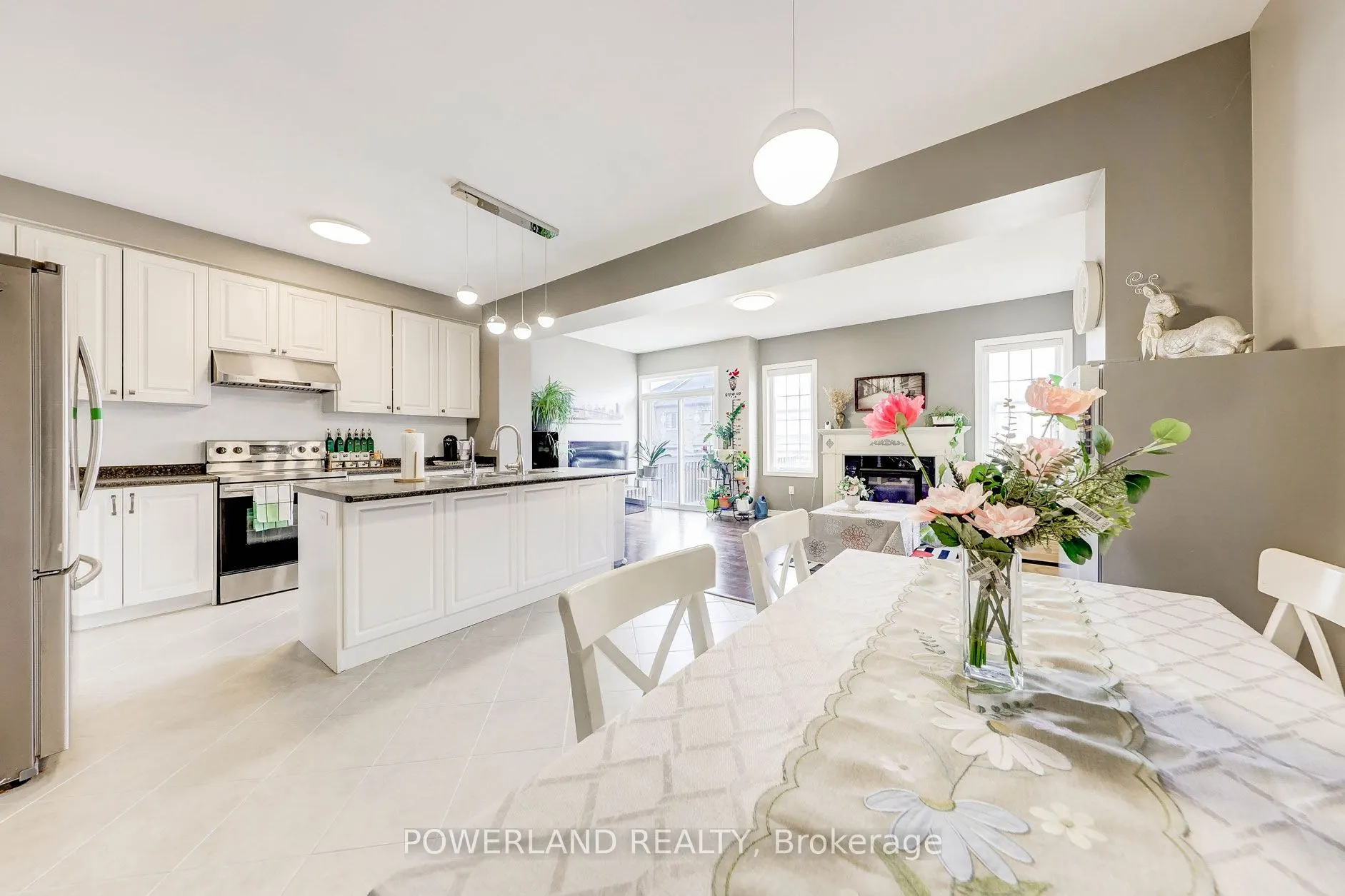 23 Cherna Avenue S