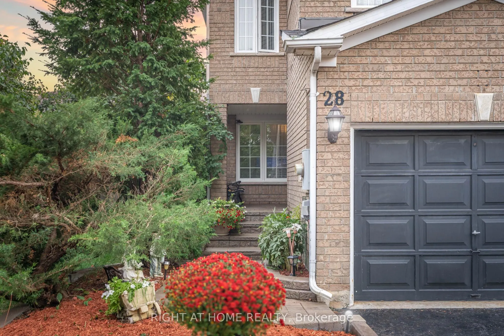 28 Foxtail Ridge