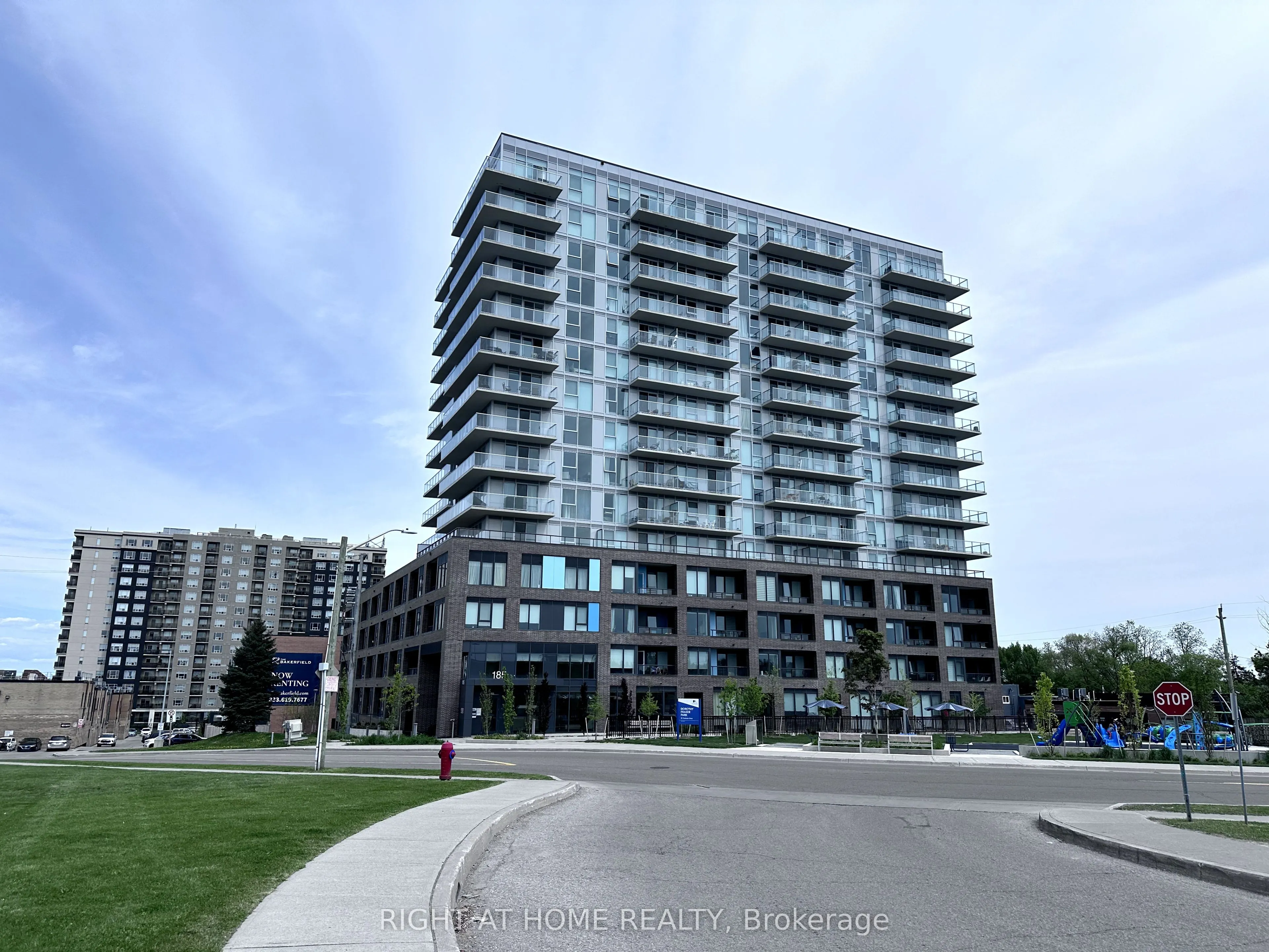 185 Deerfield Road, #422