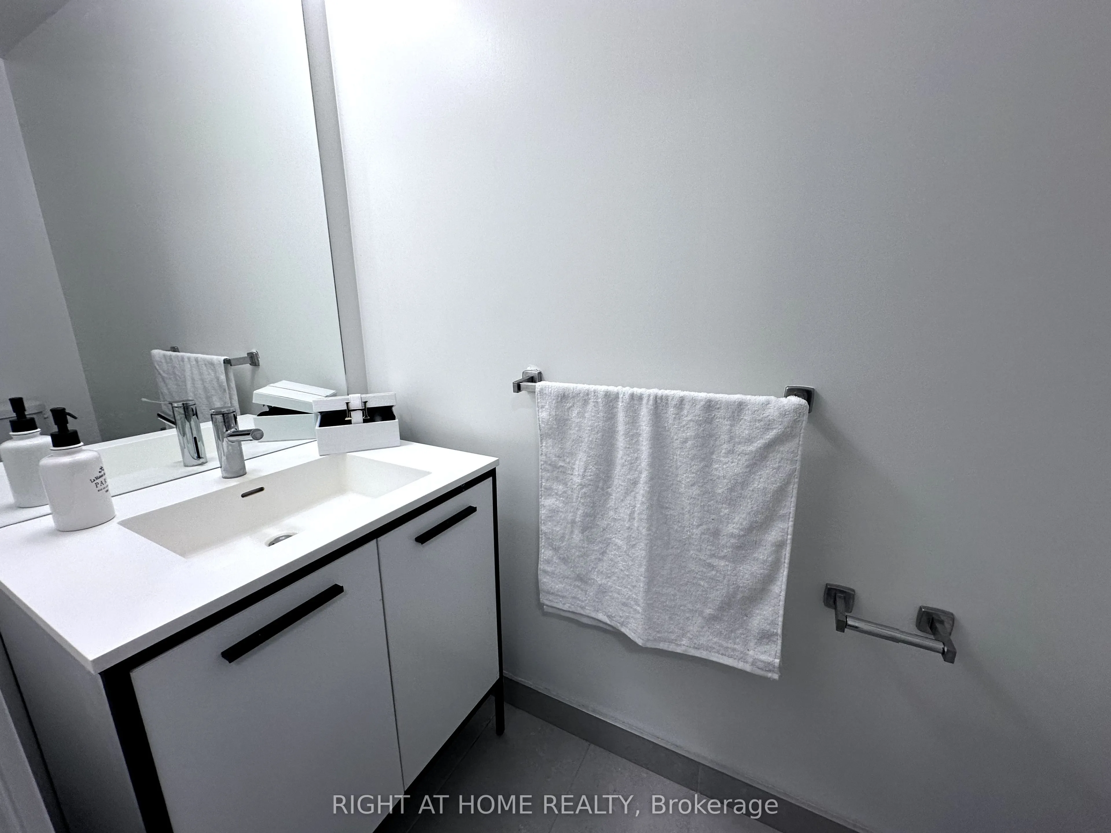 185 Deerfield Road, #422