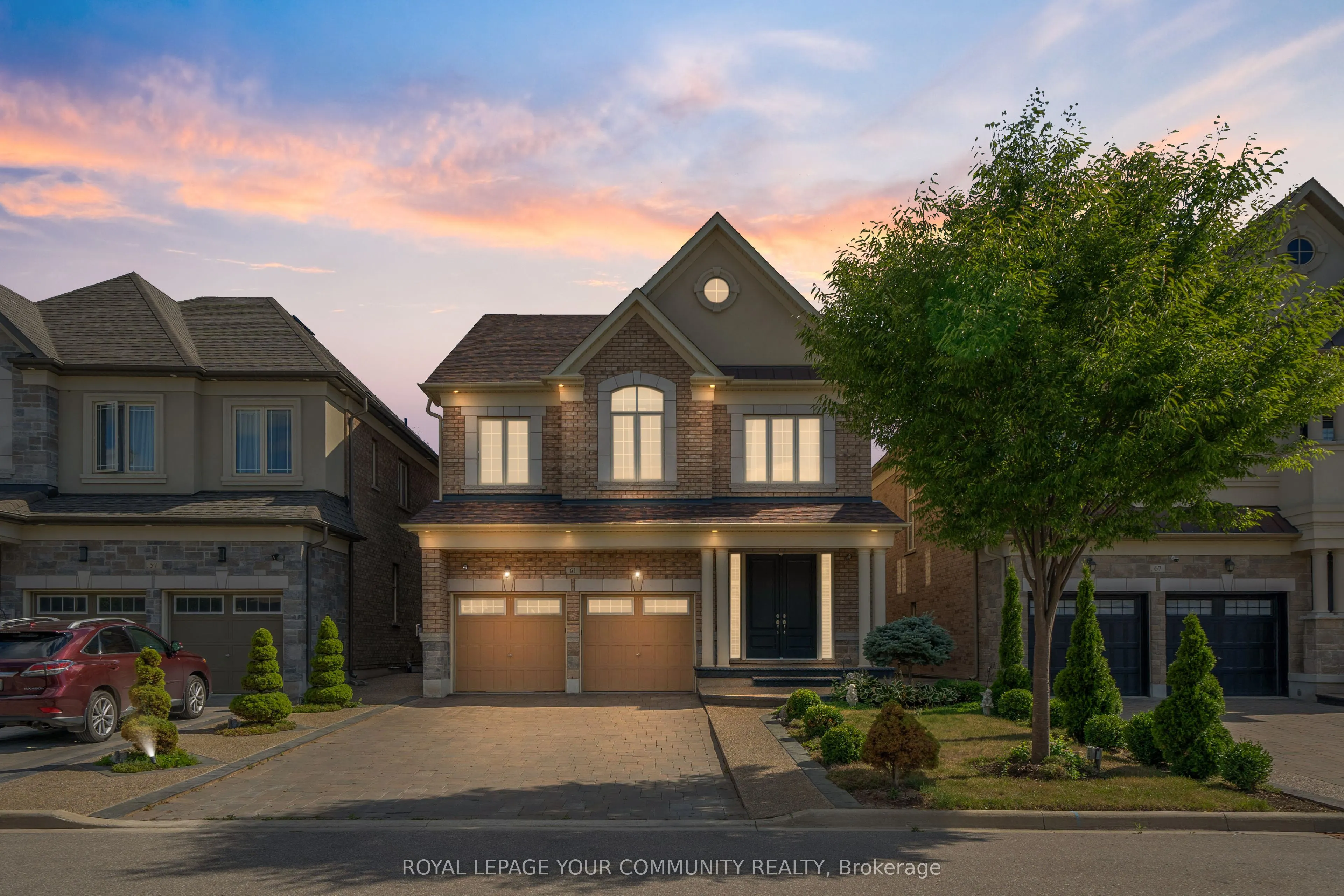 61 Ross Vennare Crescent