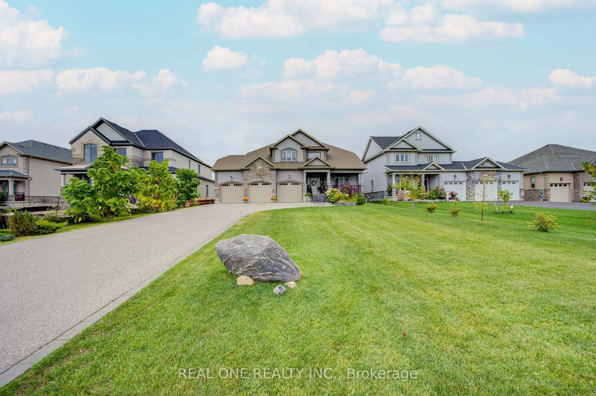 295 Sunnybrae Avenue