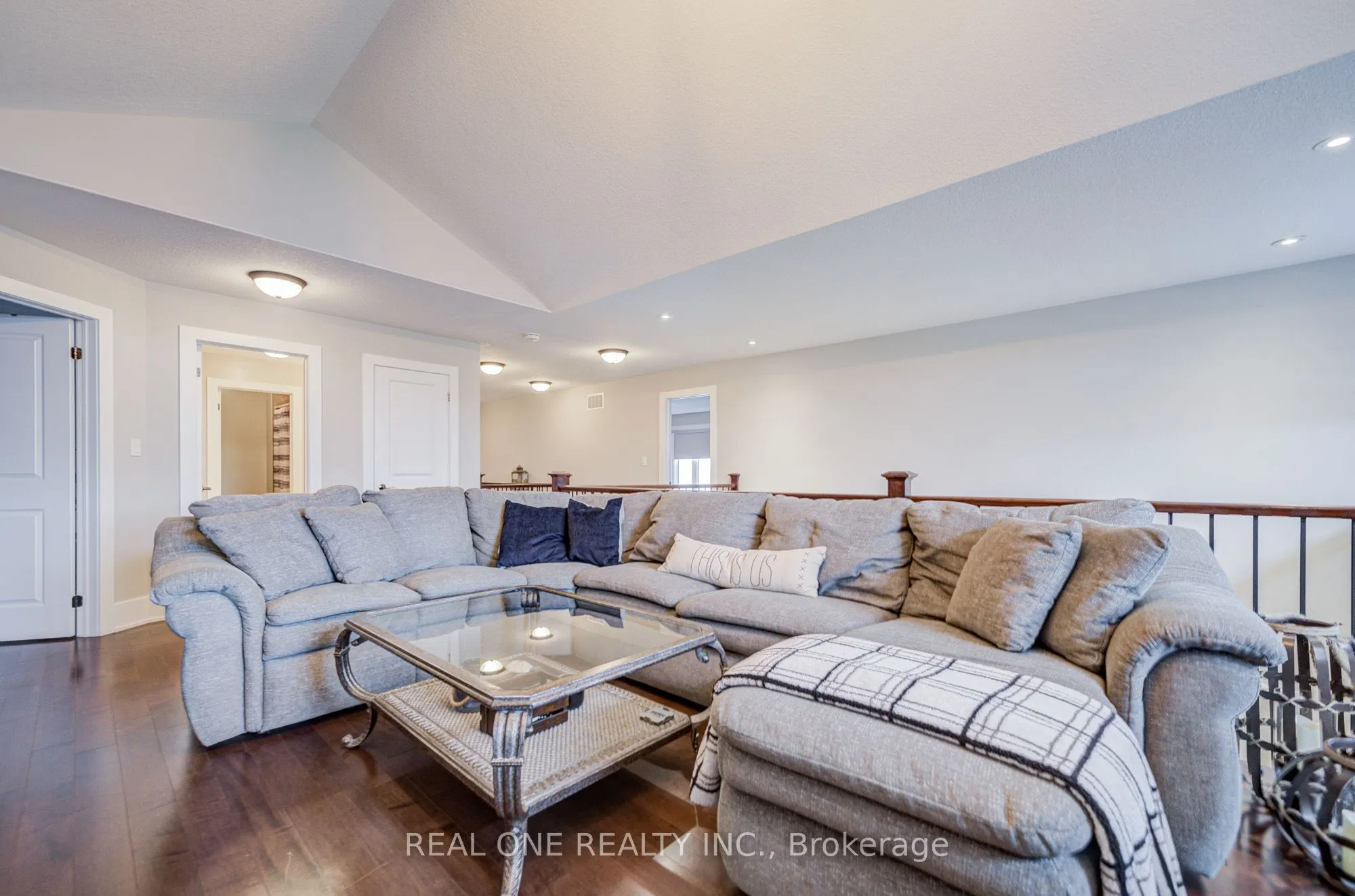 295 Sunnybrae Avenue