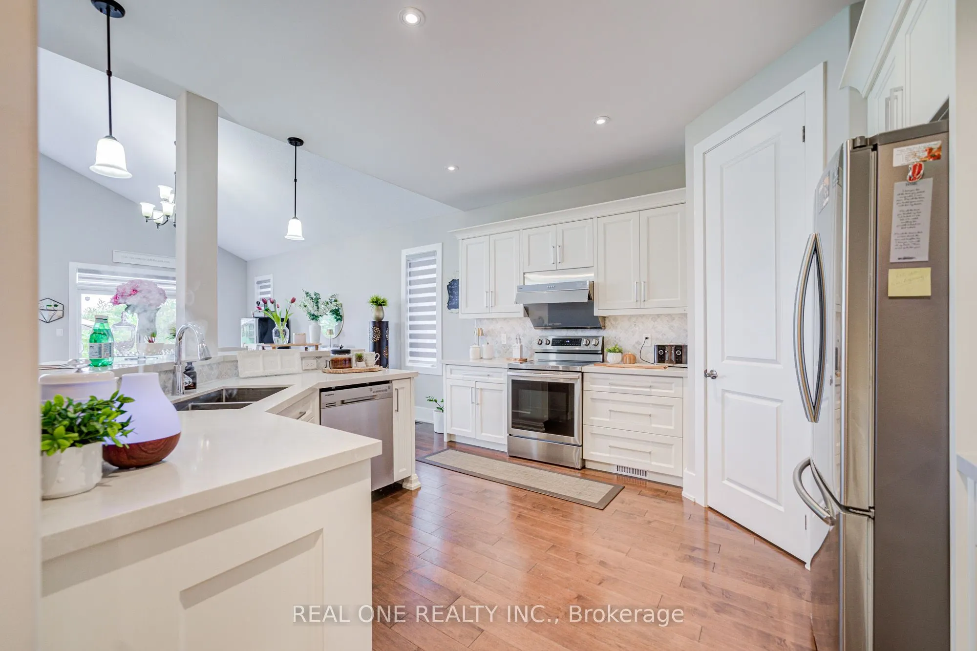295 Sunnybrae Avenue