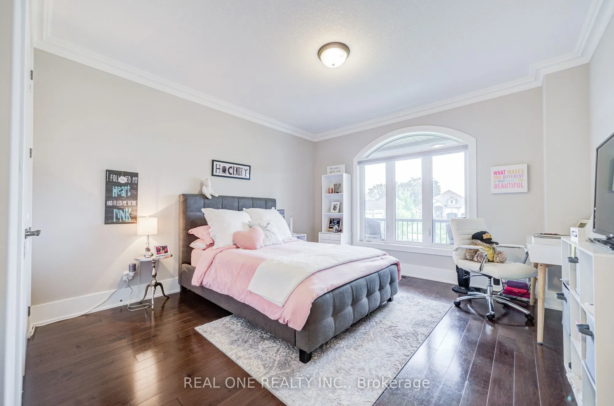 295 Sunnybrae Avenue