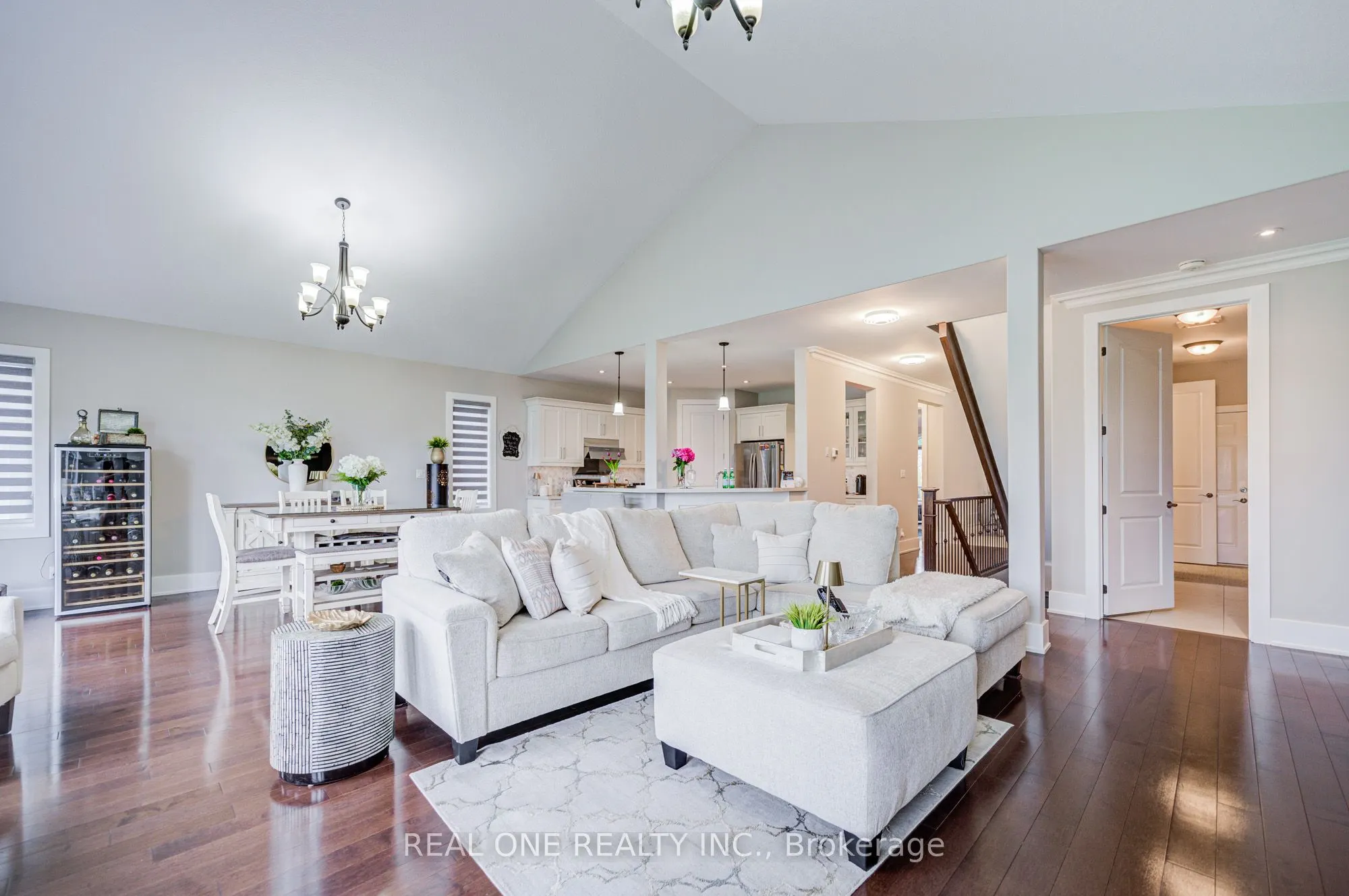 295 Sunnybrae Avenue