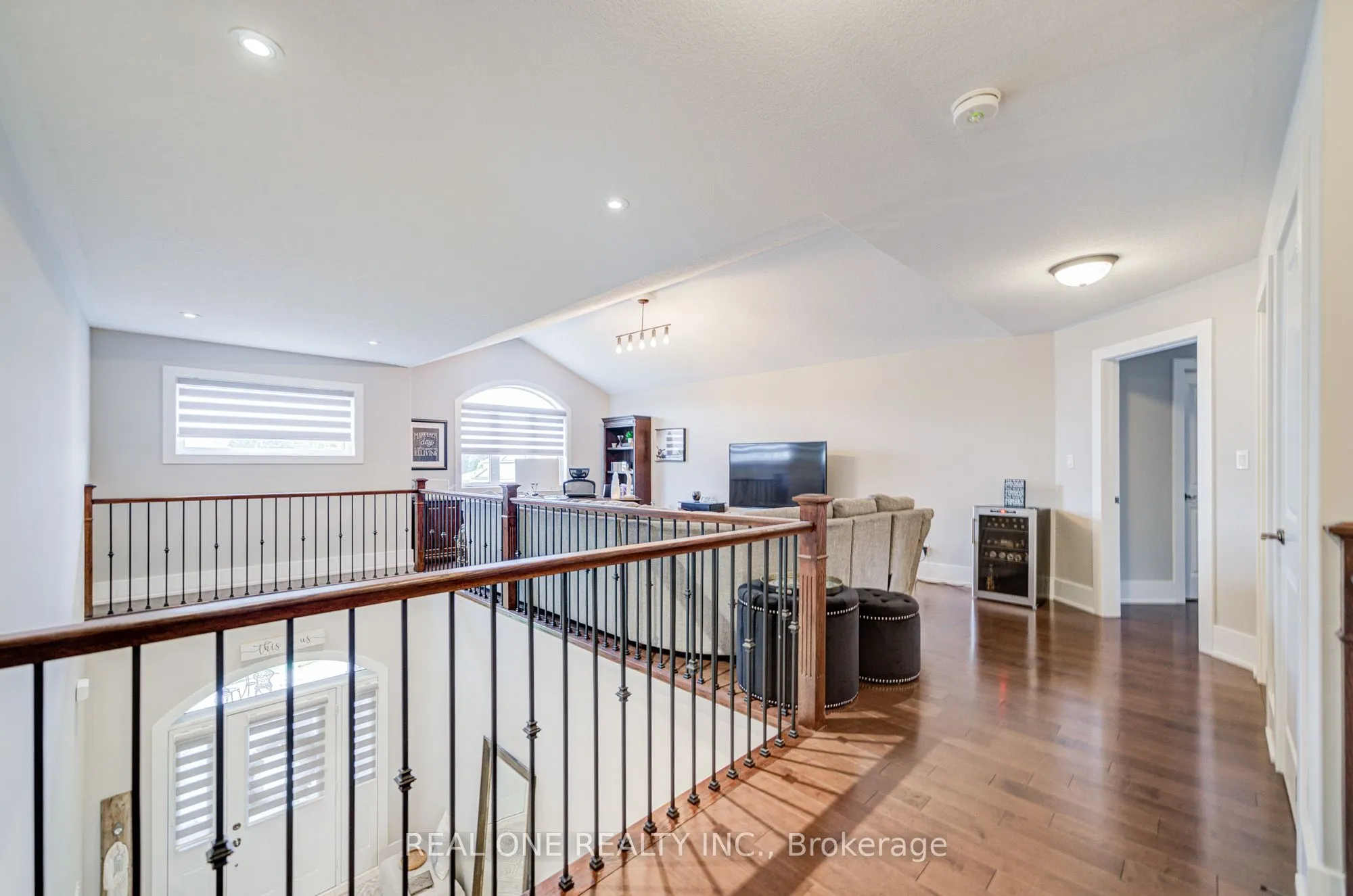 295 Sunnybrae Avenue