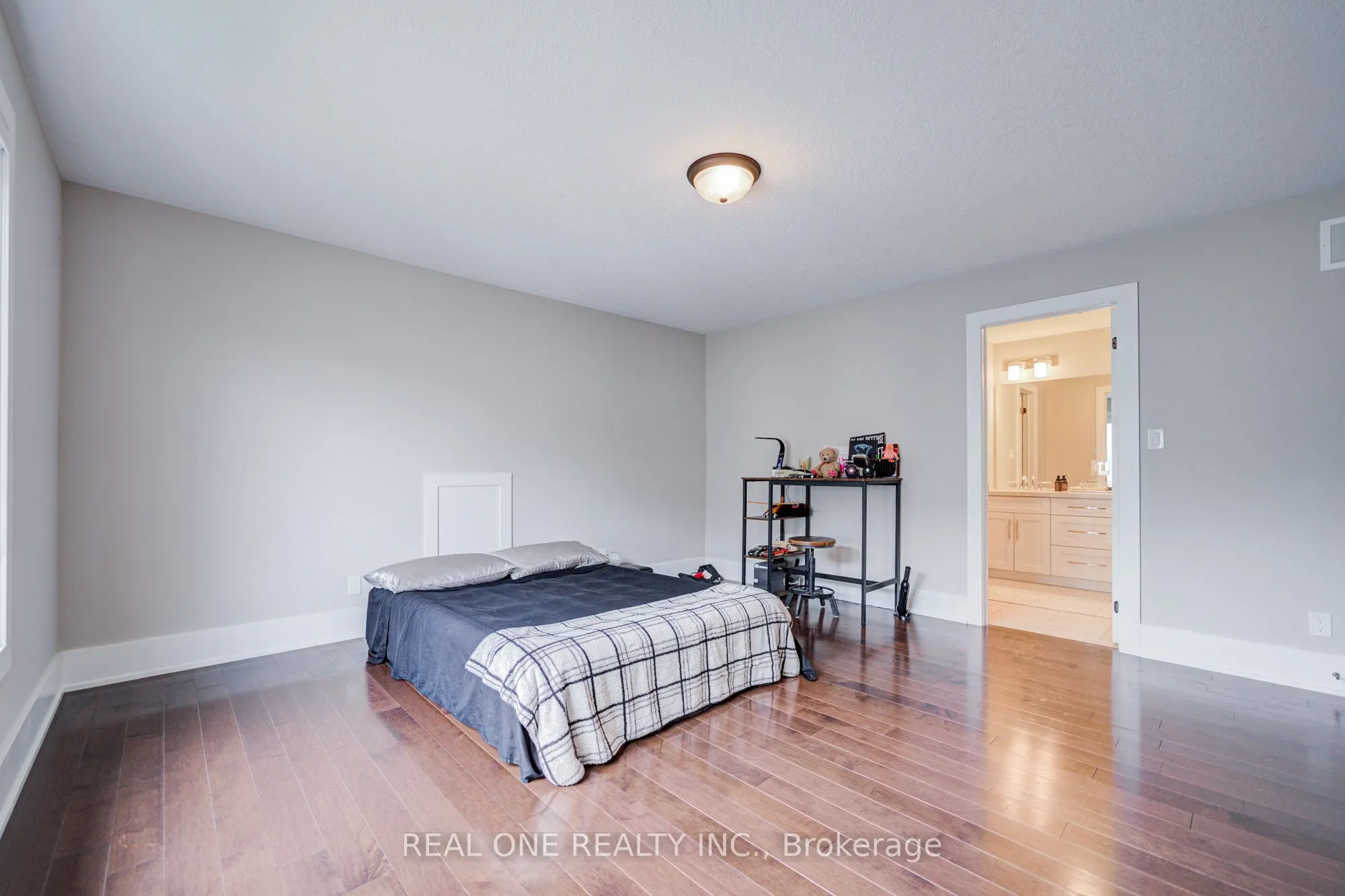 295 Sunnybrae Avenue
