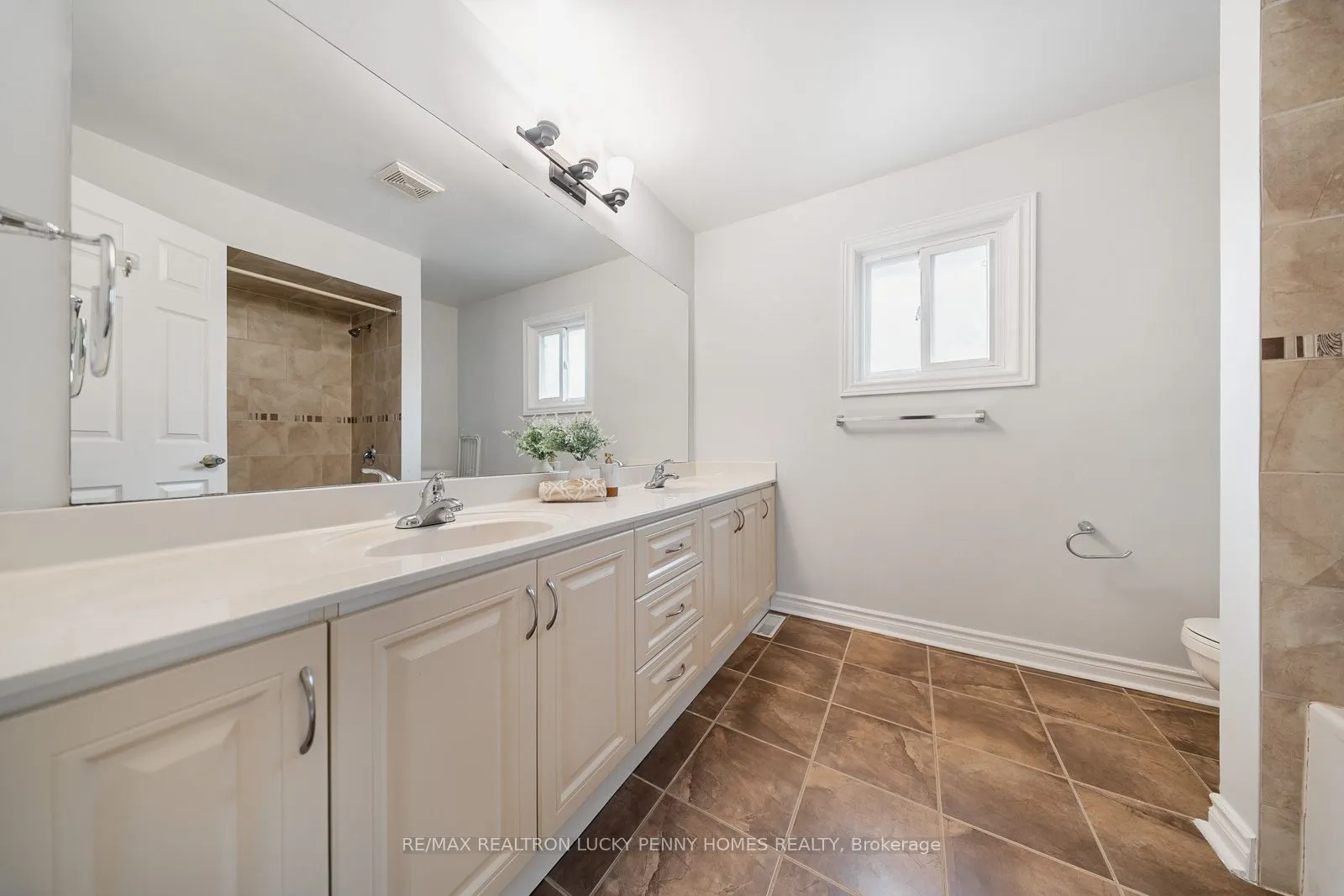 17 Buttonfield Road