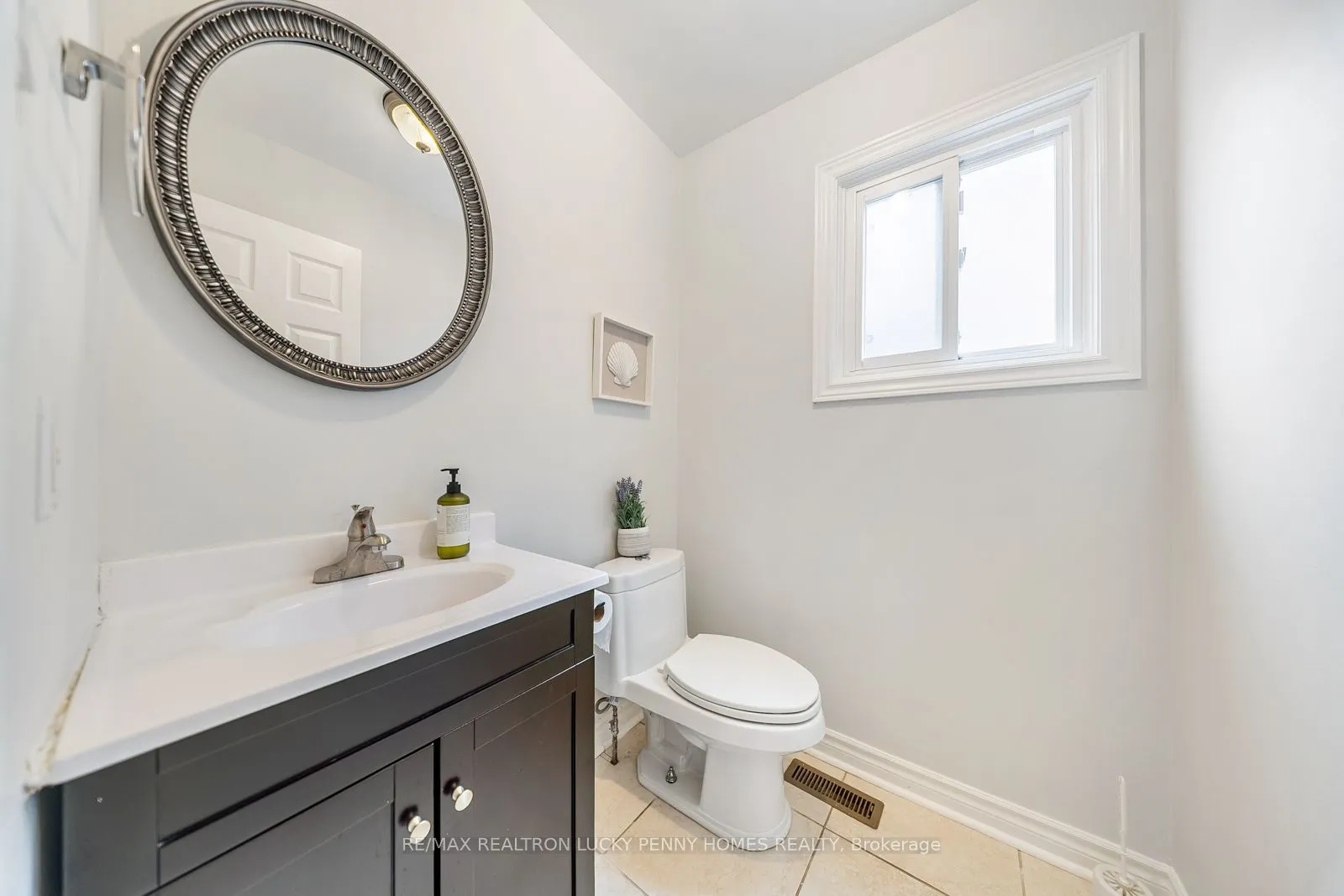 17 Buttonfield Road