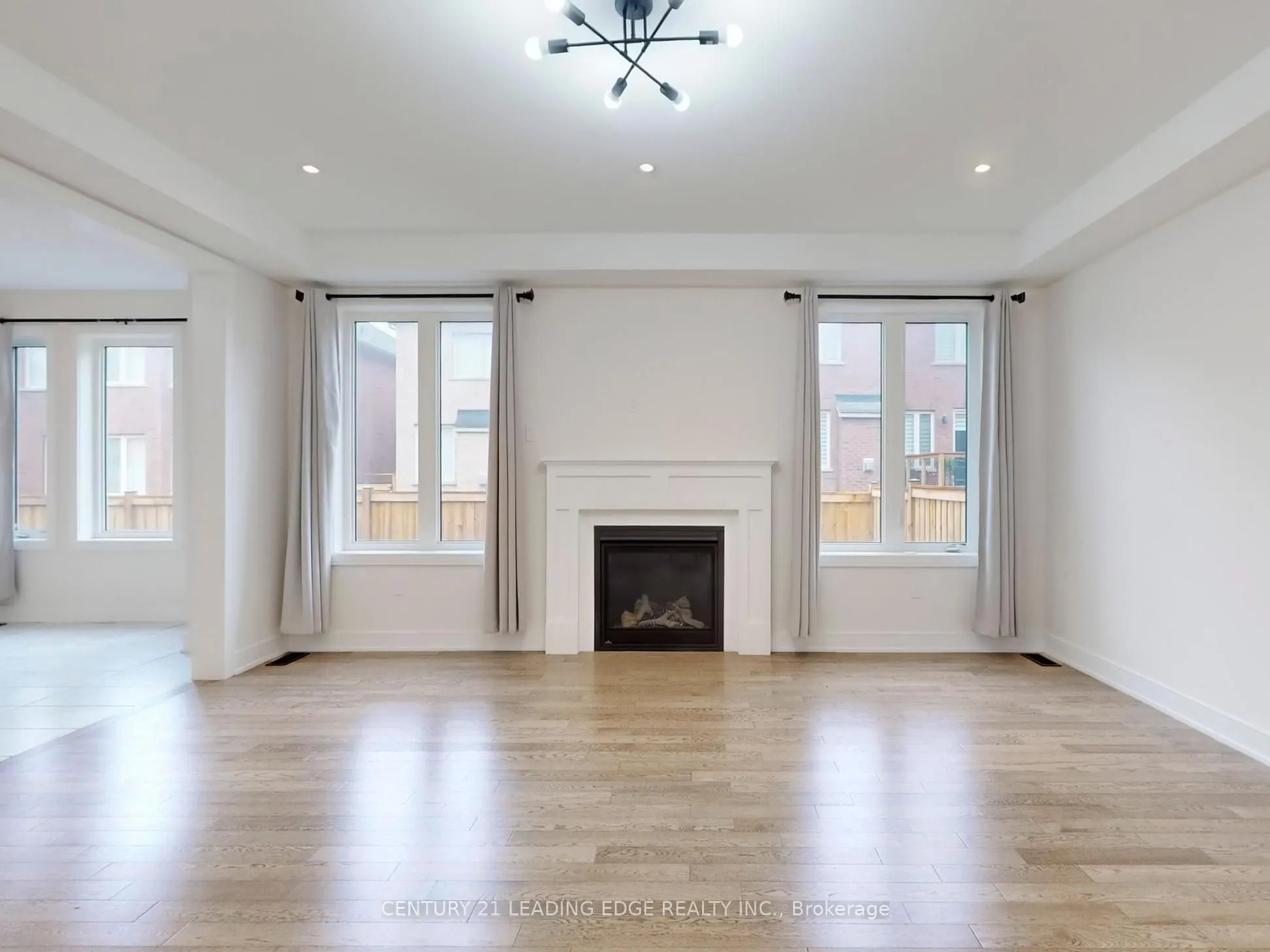 143 Kenneth Rogers Crescent