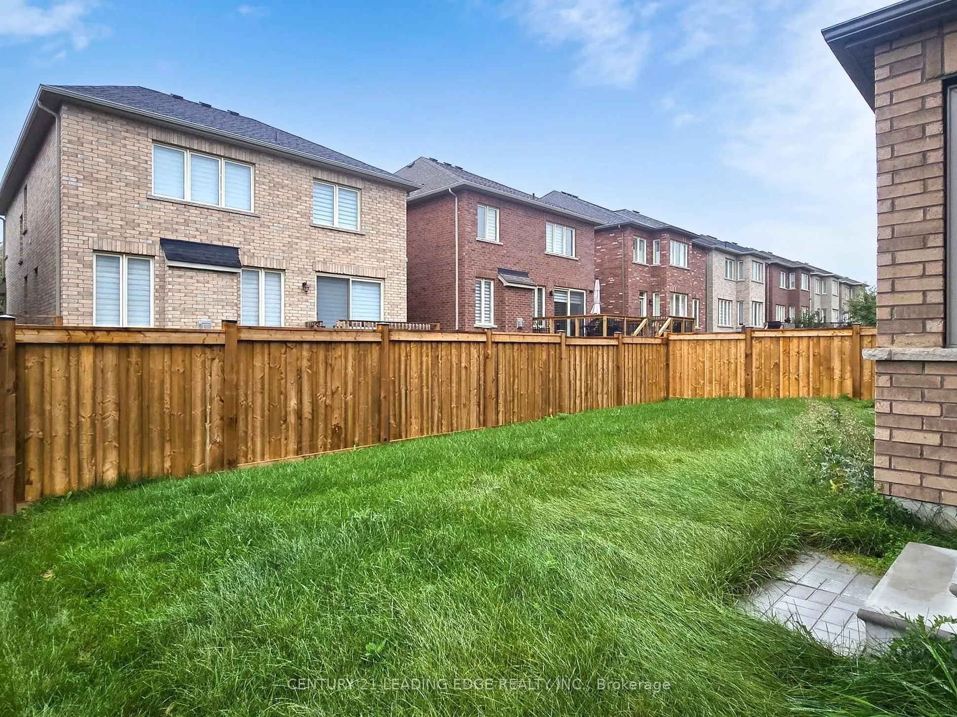 143 Kenneth Rogers Crescent