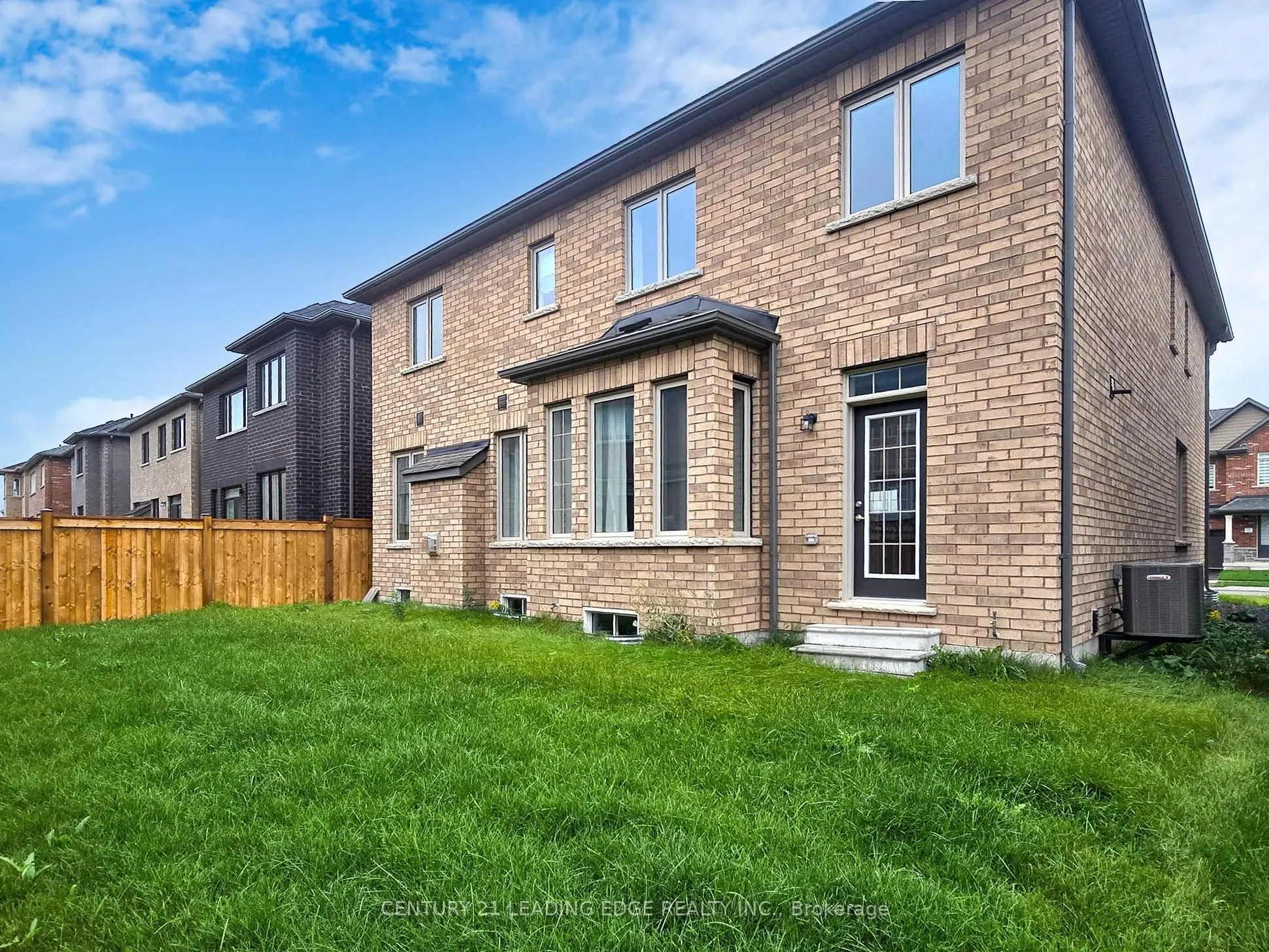 143 Kenneth Rogers Crescent
