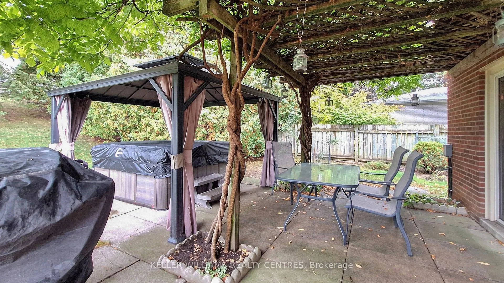 22 Coral Harbour Crescent