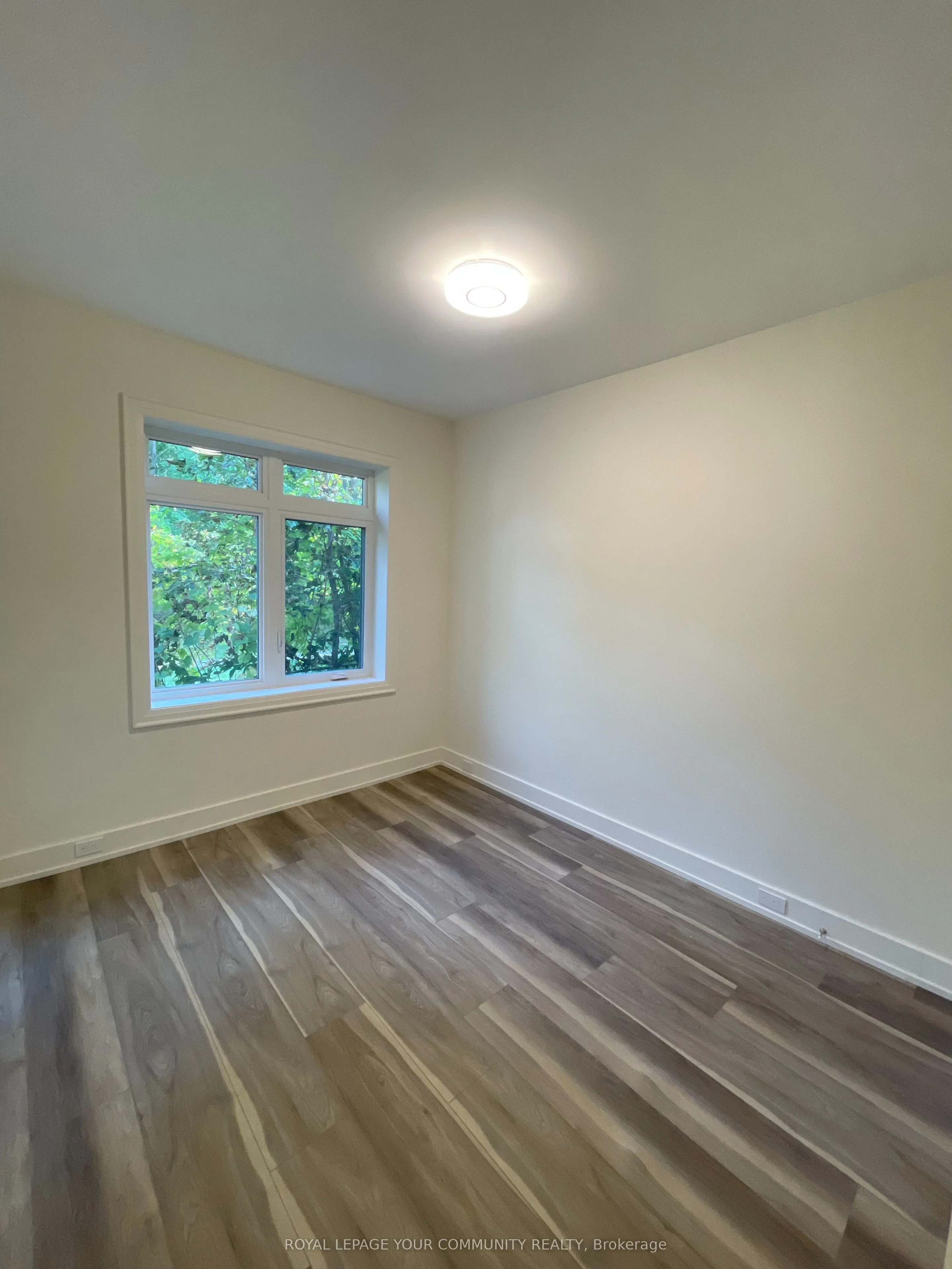 263 Barrie Street W, #8