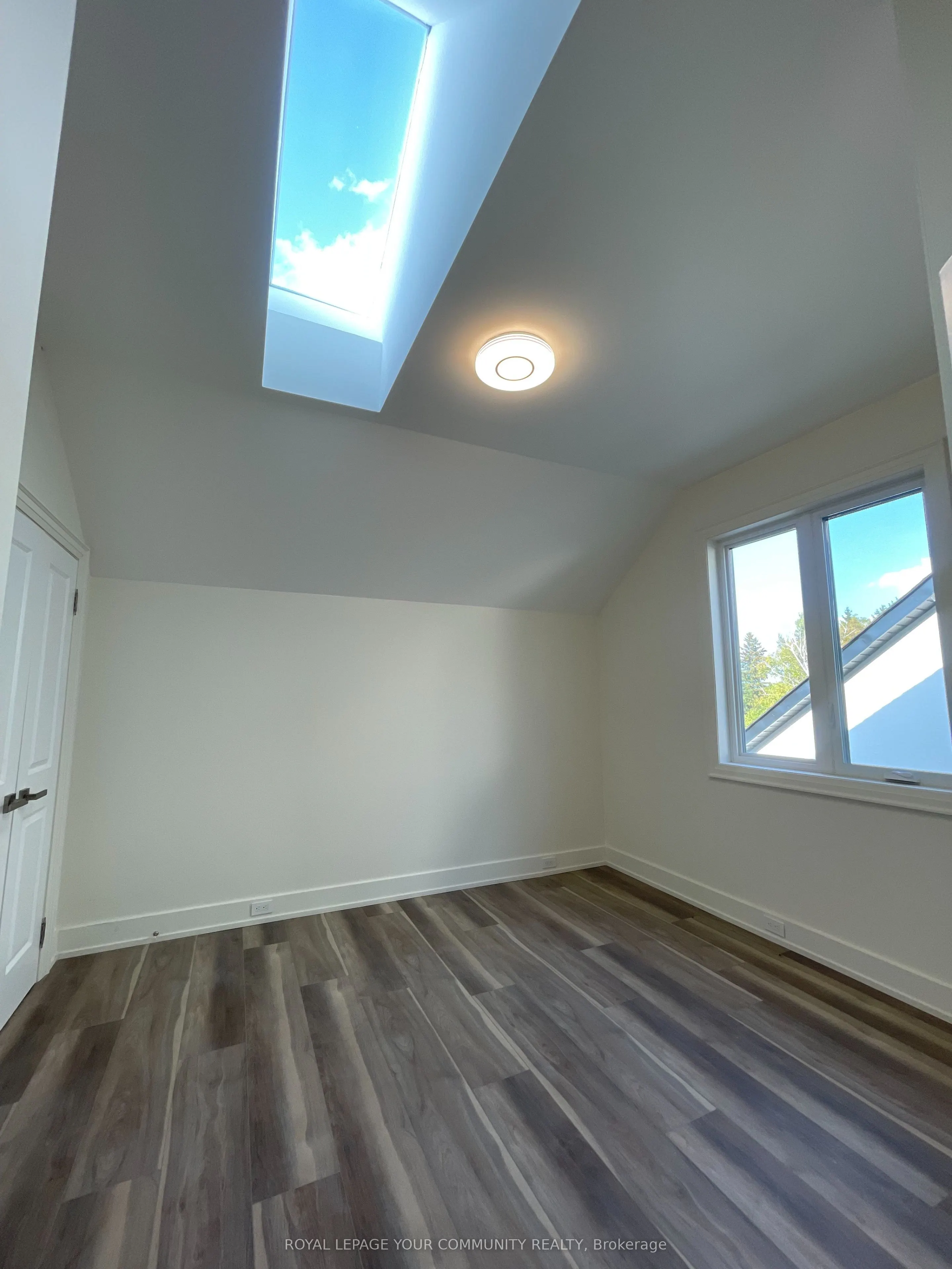 263 Barrie Street W, #8