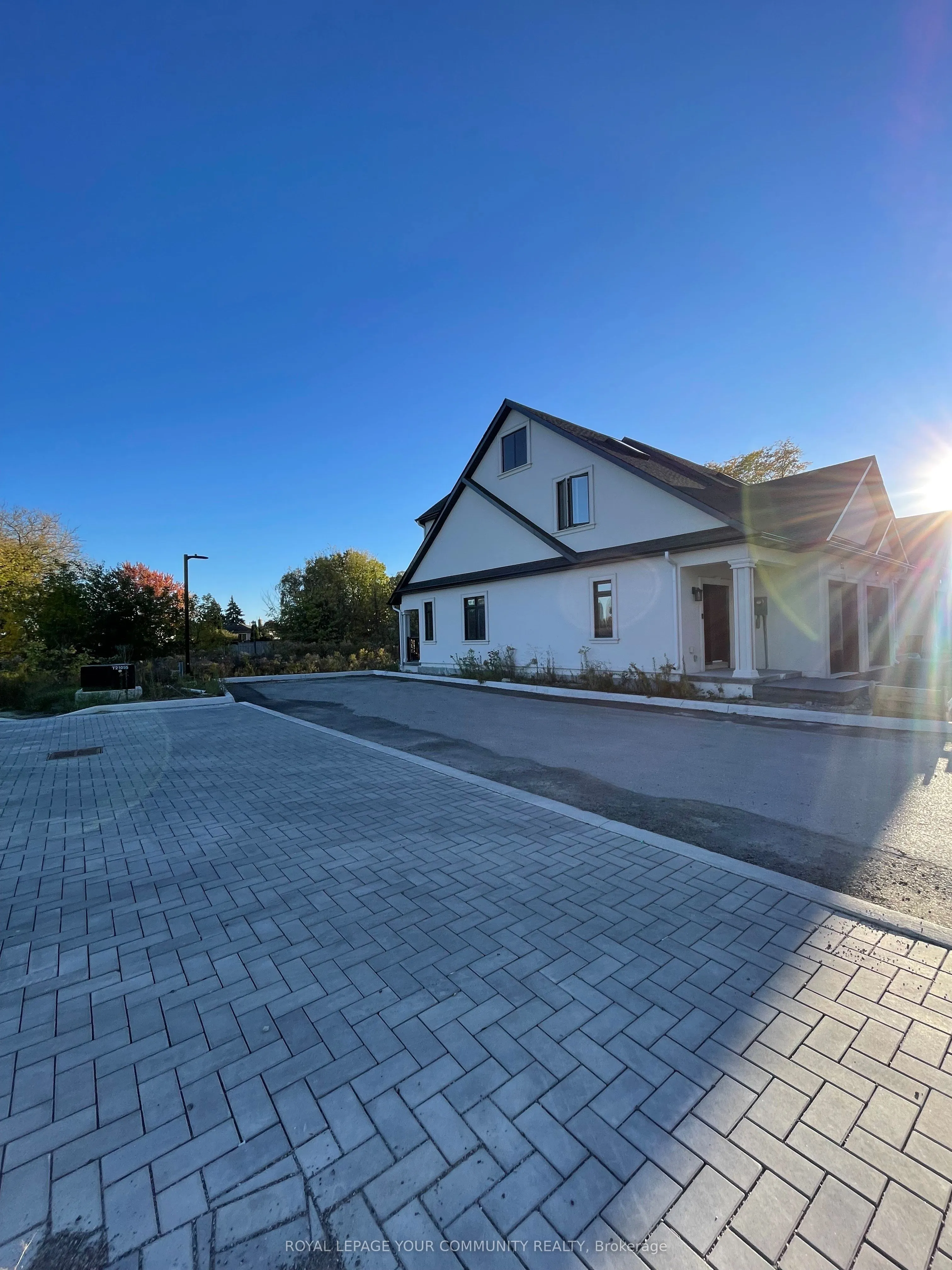 263 Barrie Street W, #8