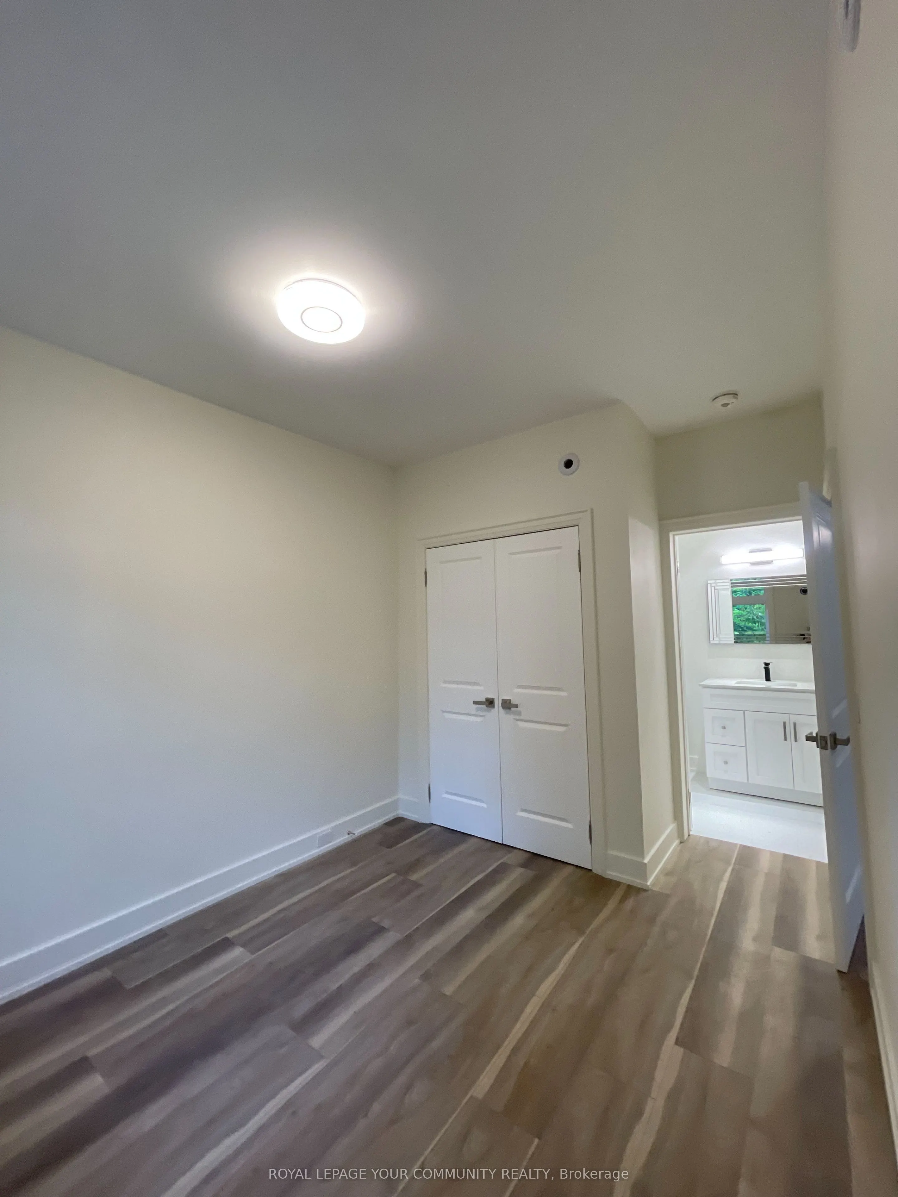 263 Barrie Street W, #8