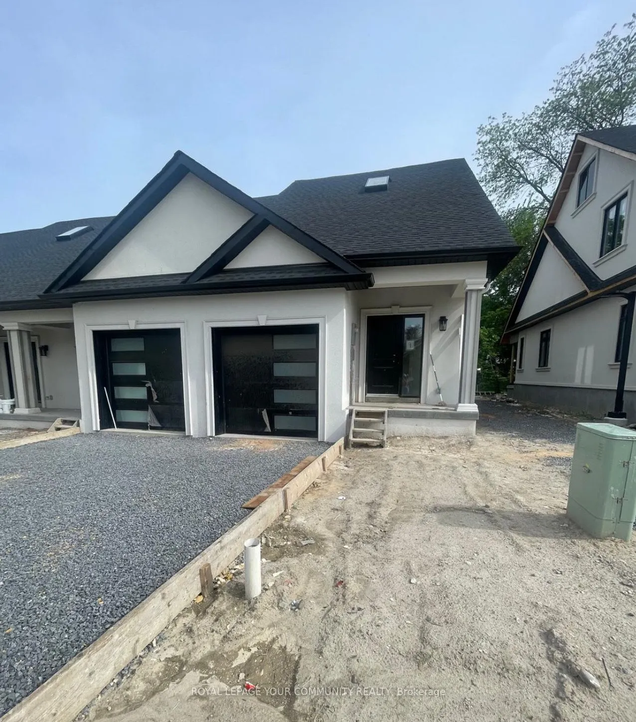 263 Barrie Street W, #8