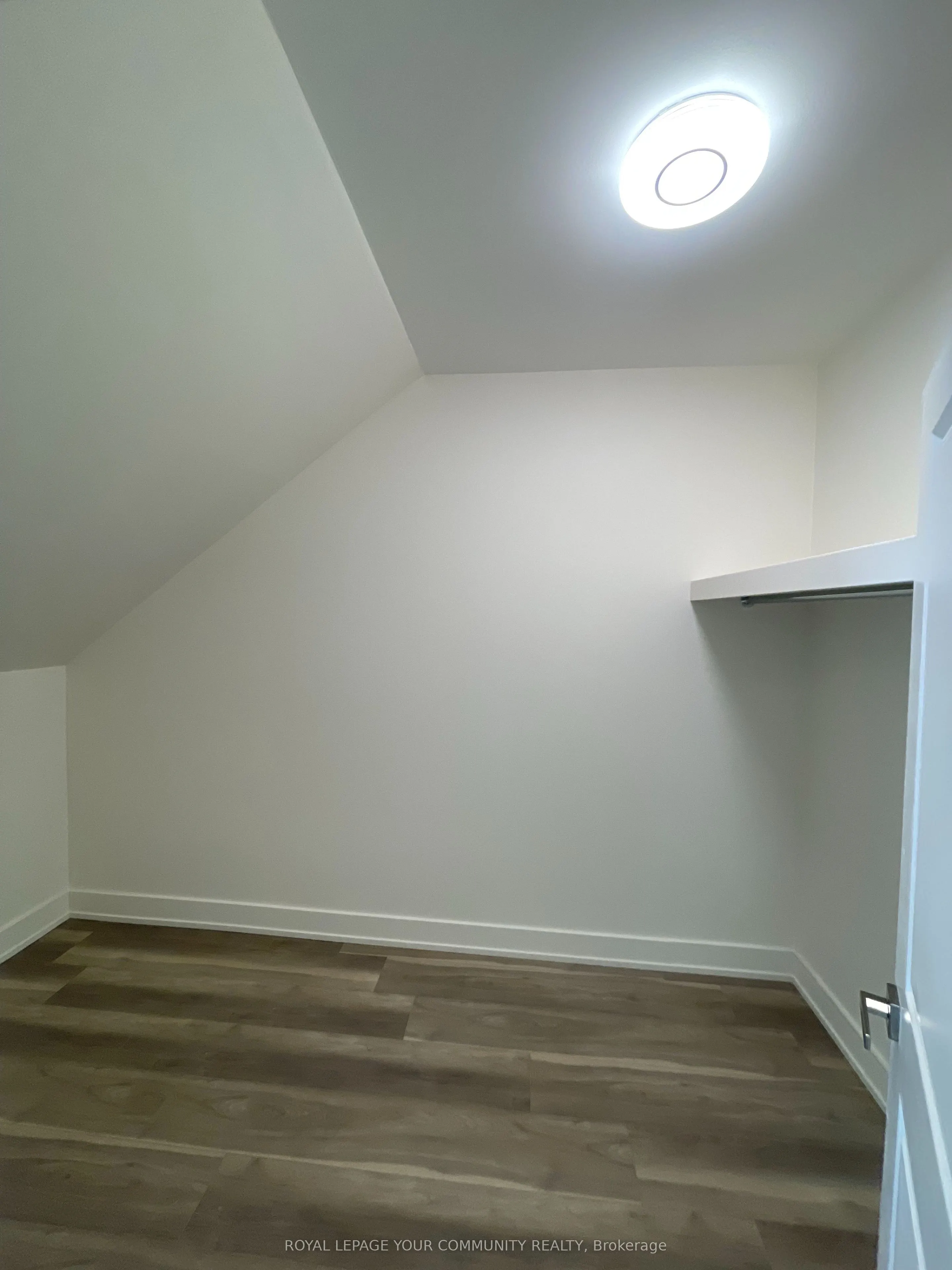 263 Barrie Street W, #8