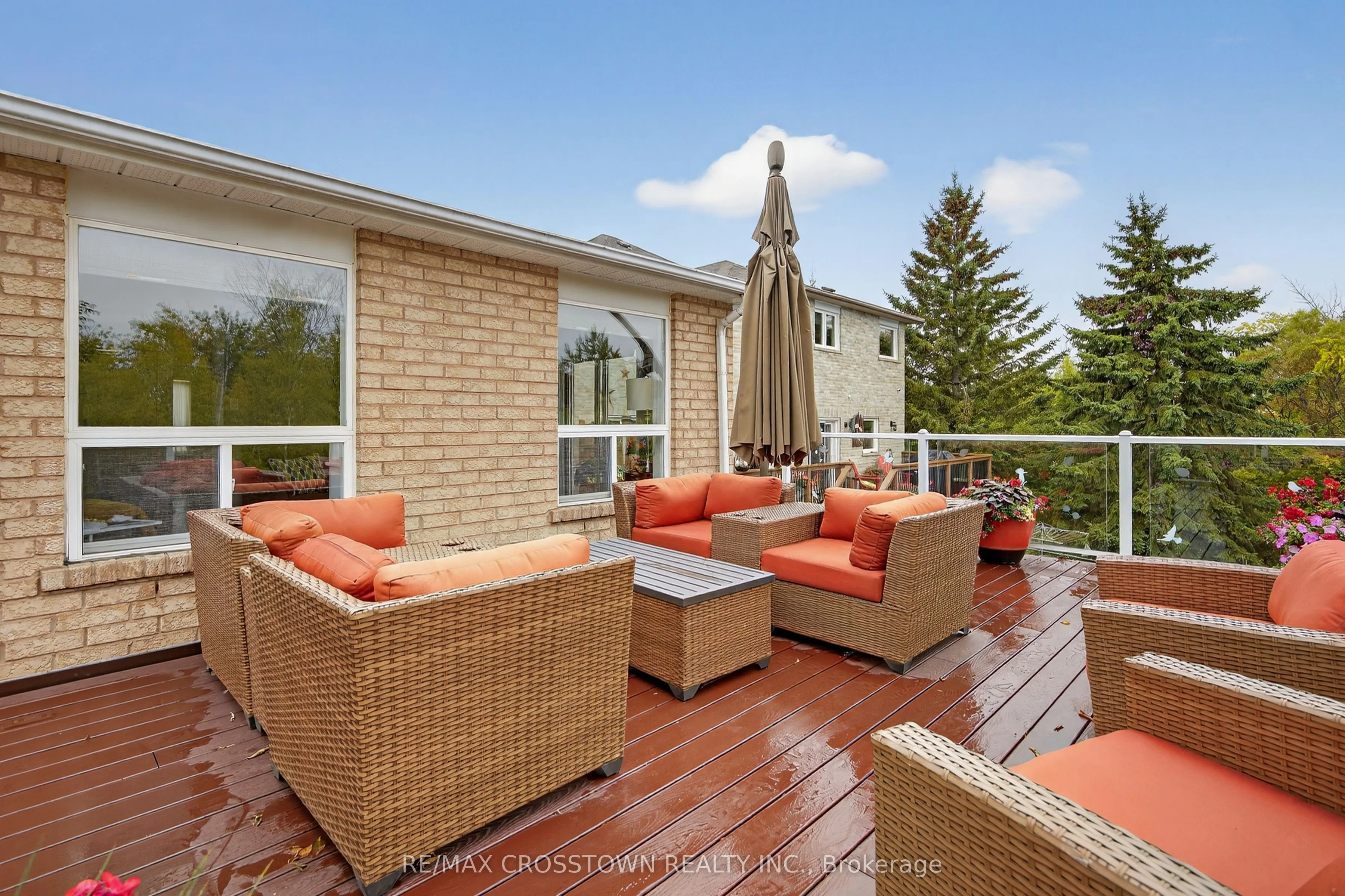 1258 Vincent Crescent