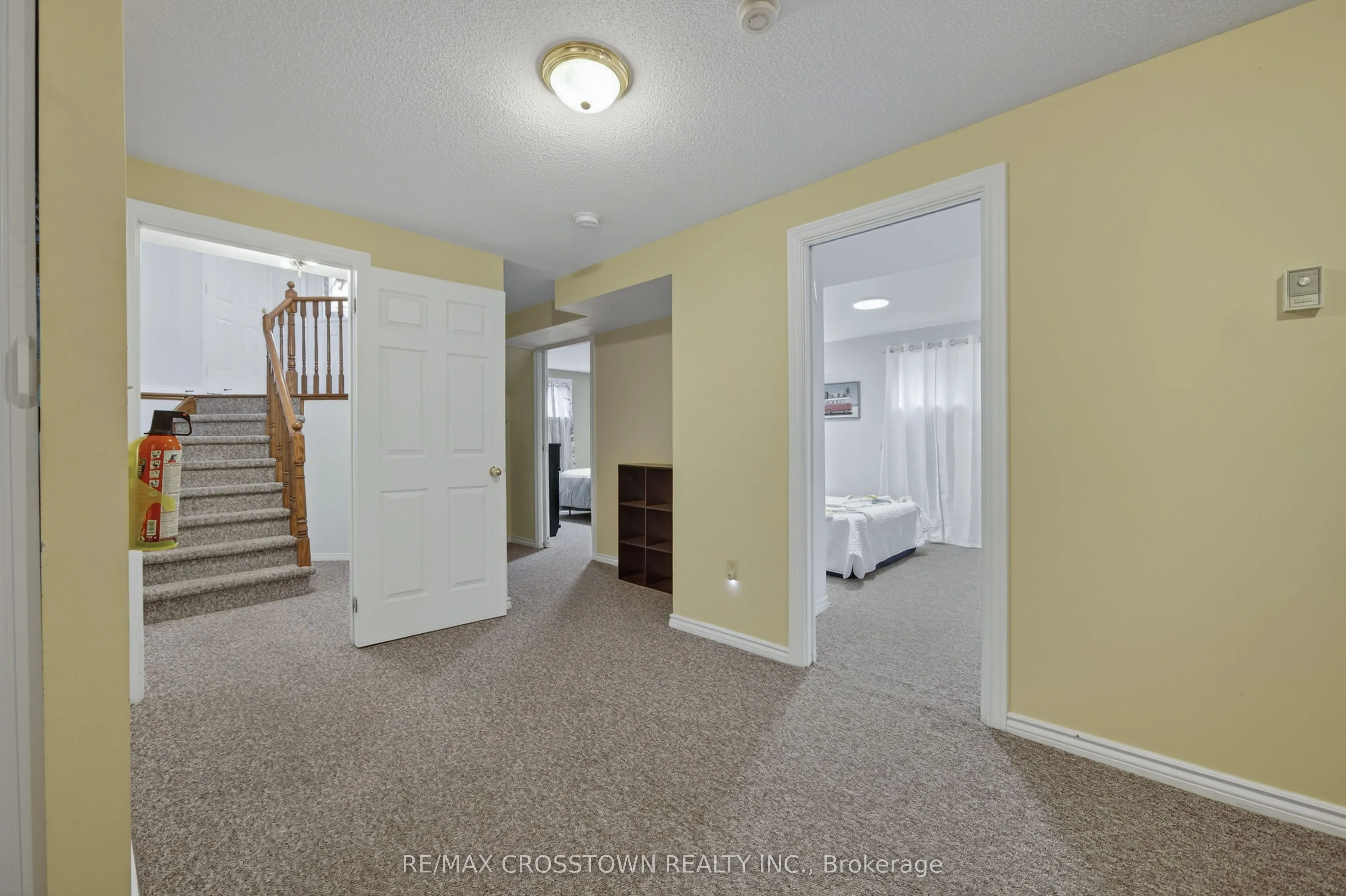 1258 Vincent Crescent