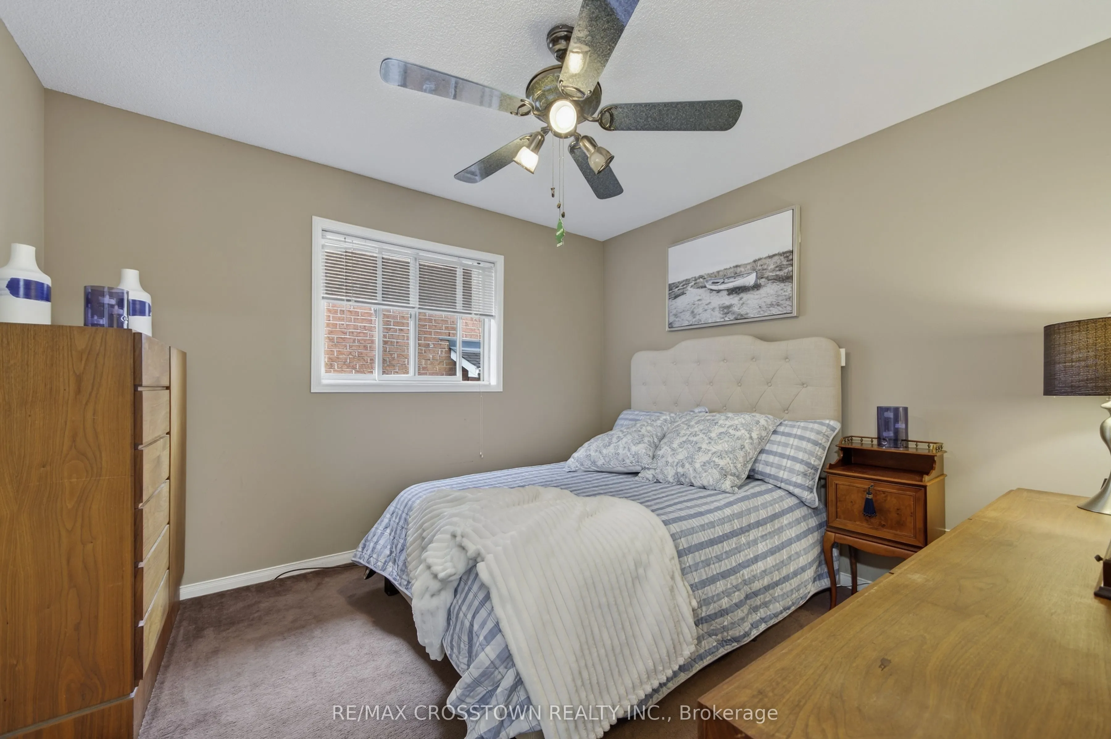 1258 Vincent Crescent