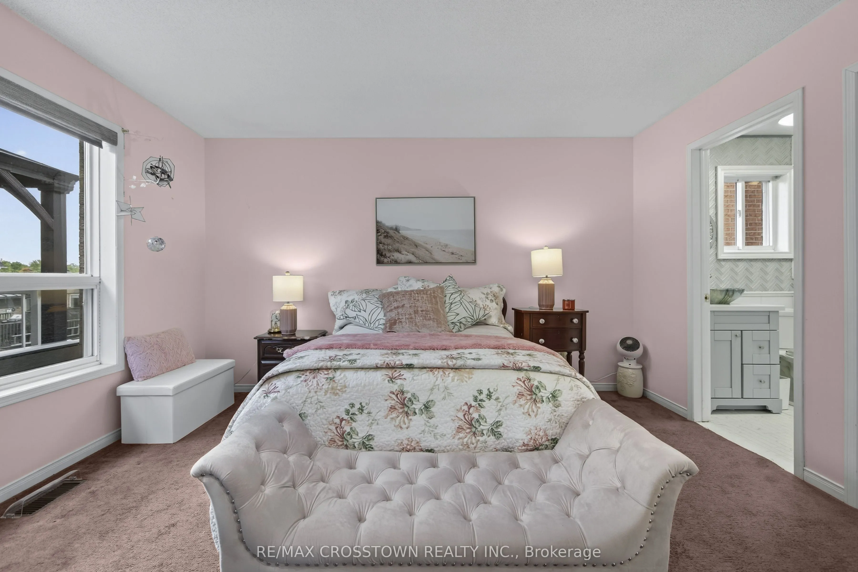 1258 Vincent Crescent