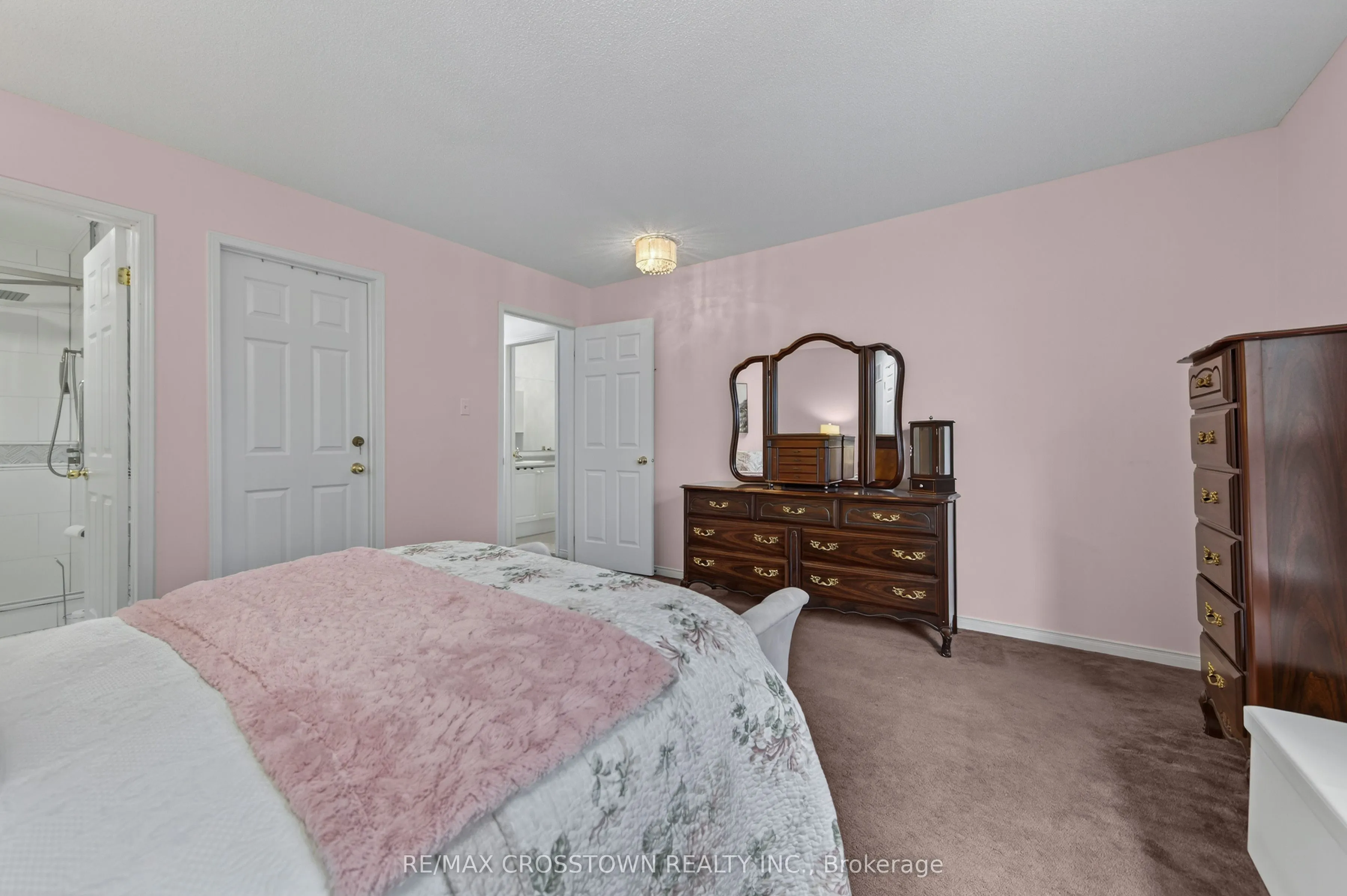 1258 Vincent Crescent