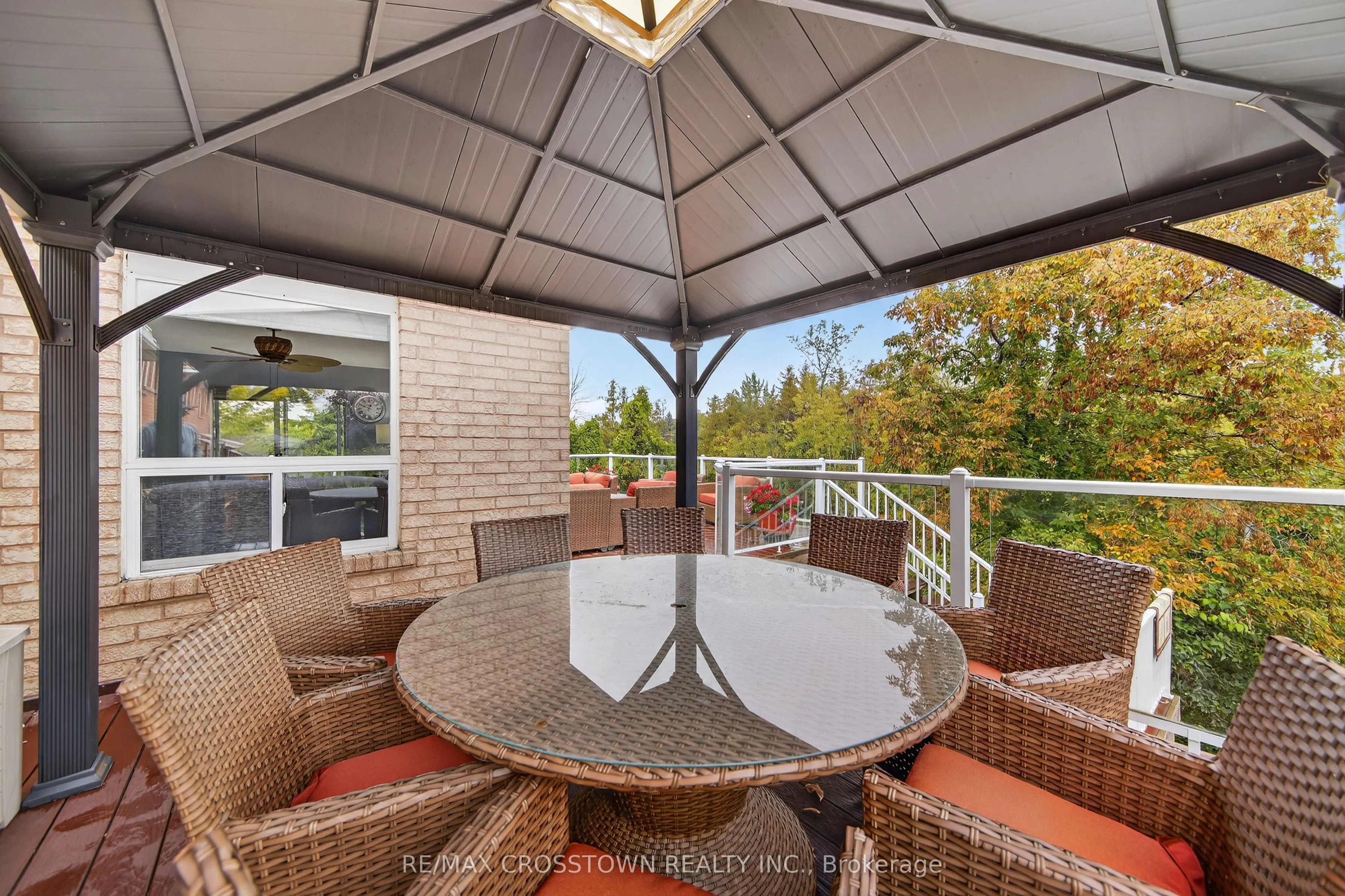 1258 Vincent Crescent